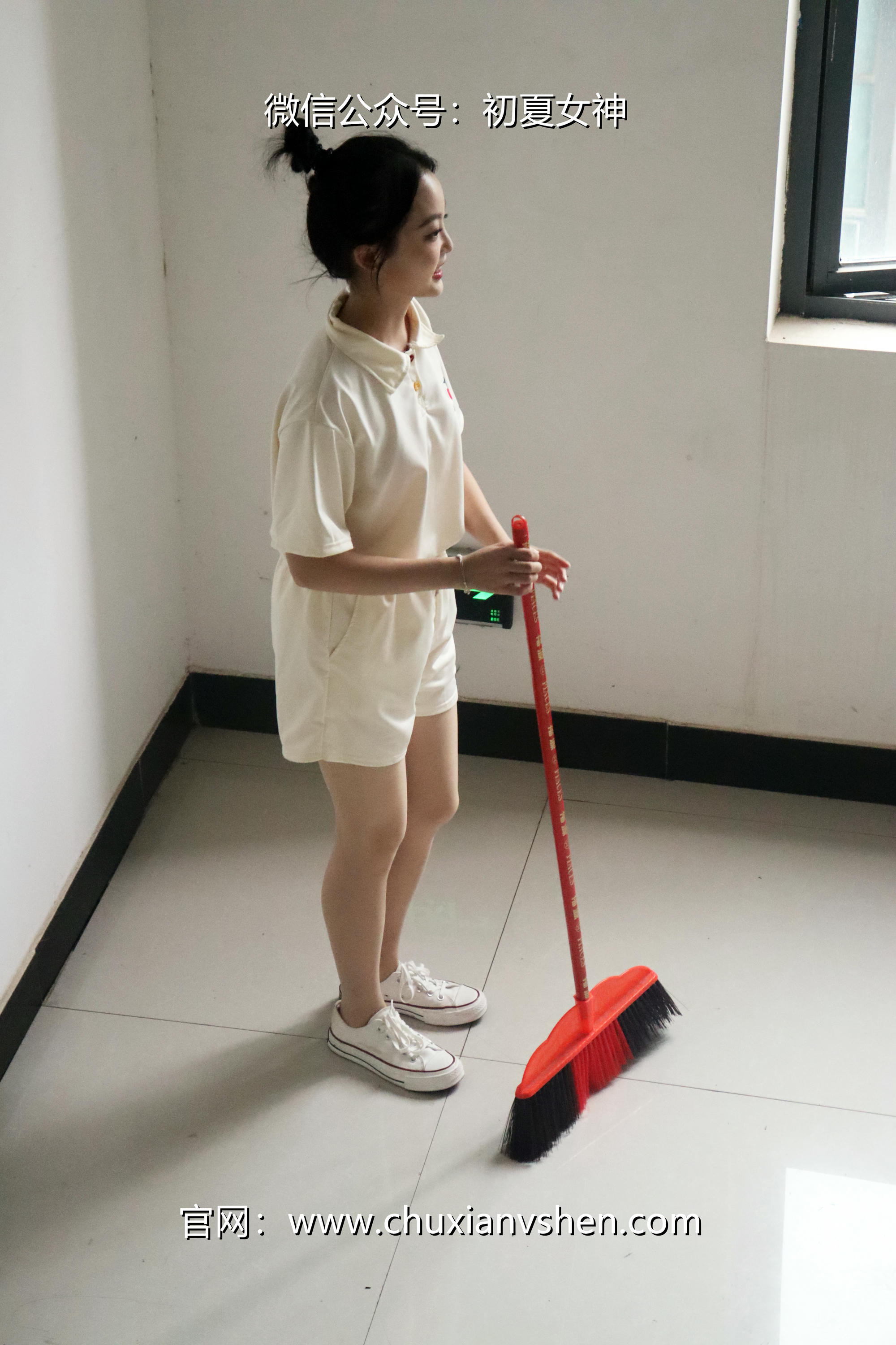 初夏女神 NO.078 双双 打扫教室[145P+1V／5.13GB]_第1集