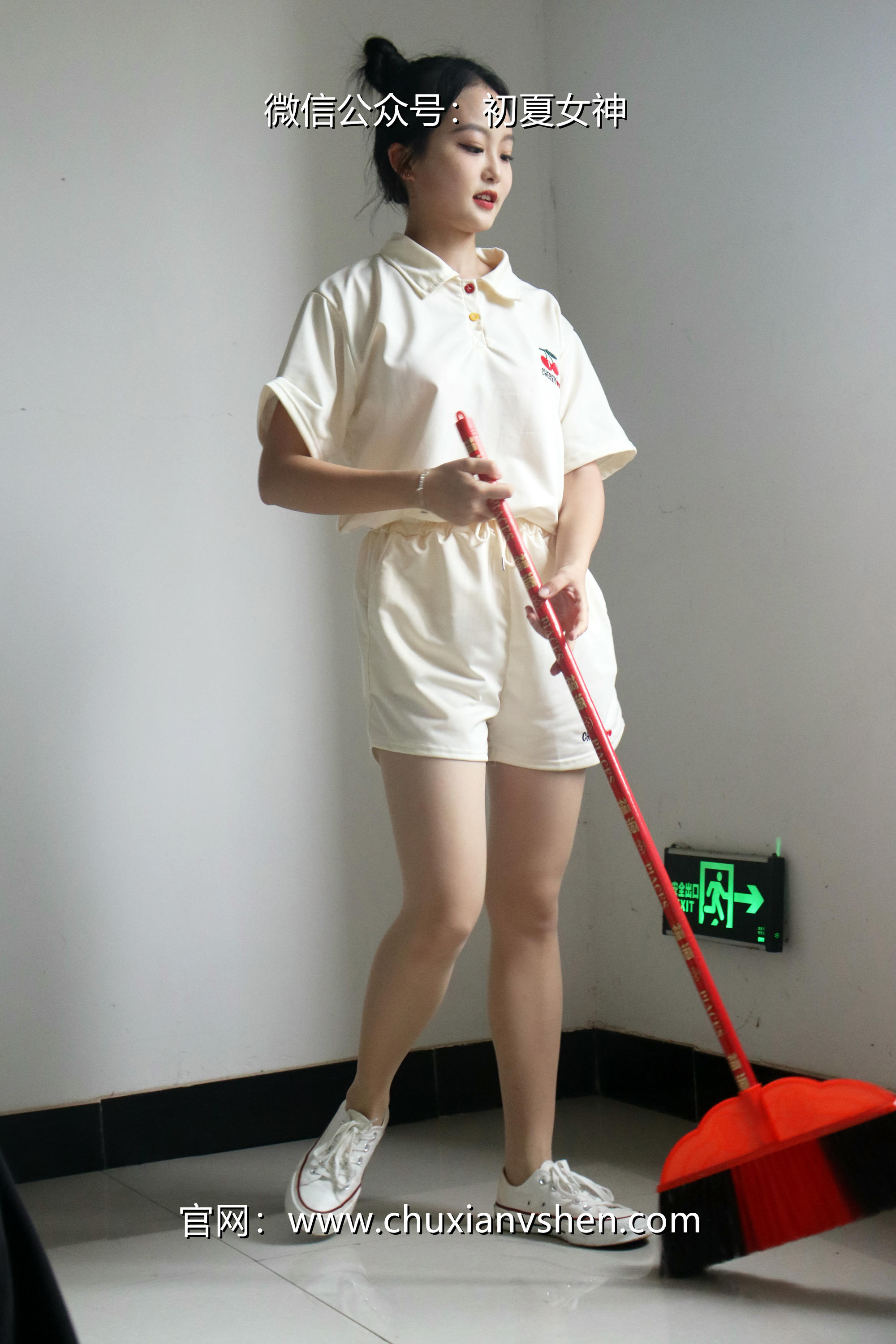 初夏女神 NO.078 双双 打扫教室[145P+1V／5.13GB]_第2集