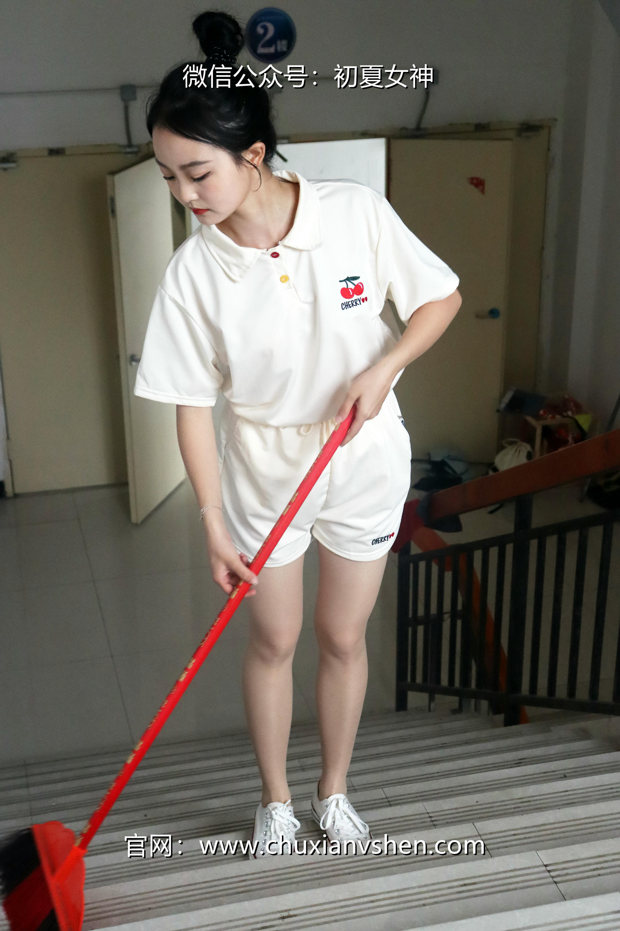 初夏女神 NO.078 双双 打扫教室[145P+1V／5.13GB]_第2集