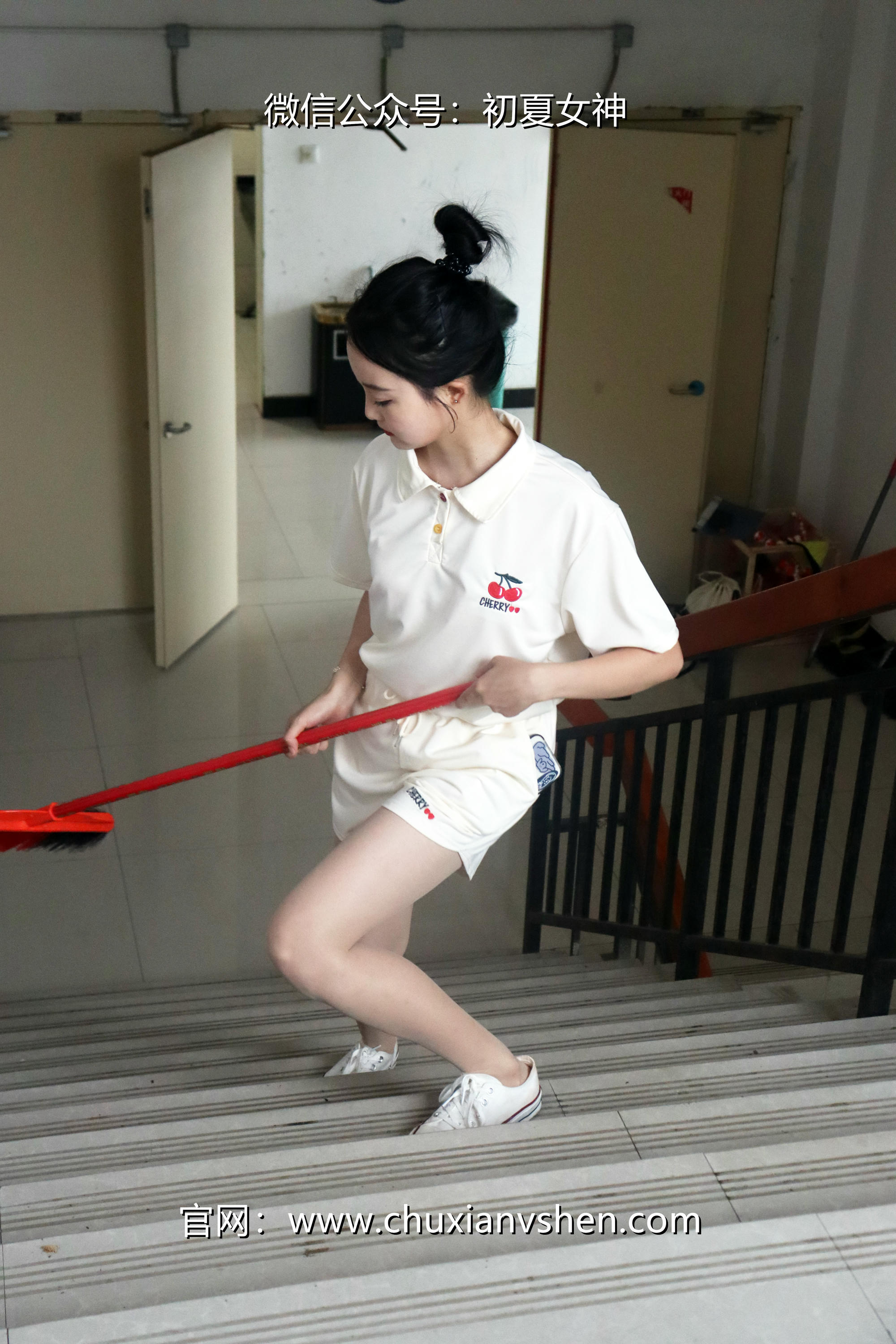 初夏女神 NO.078 双双 打扫教室[145P+1V／5.13GB]_第2集