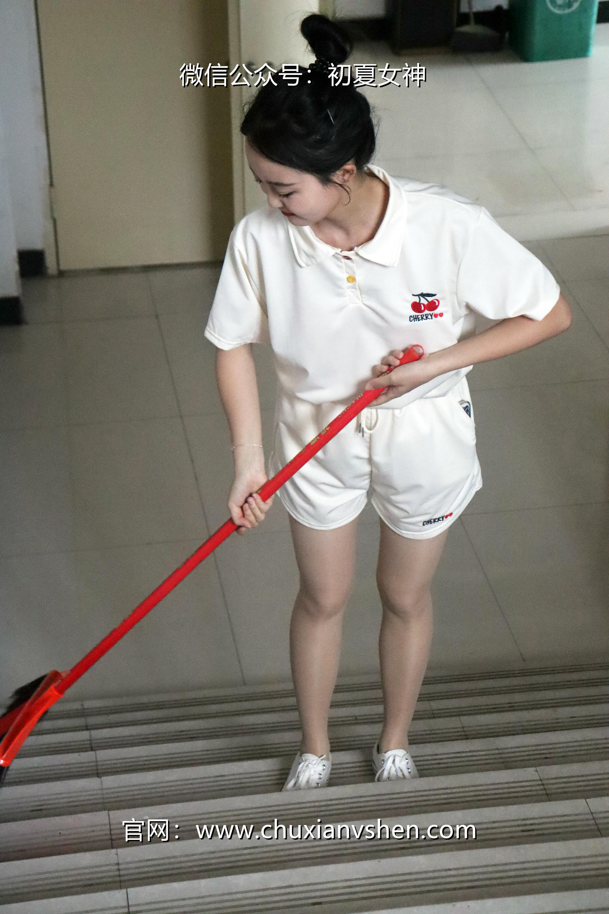 初夏女神 NO.078 双双 打扫教室[145P+1V／5.13GB]_第2集