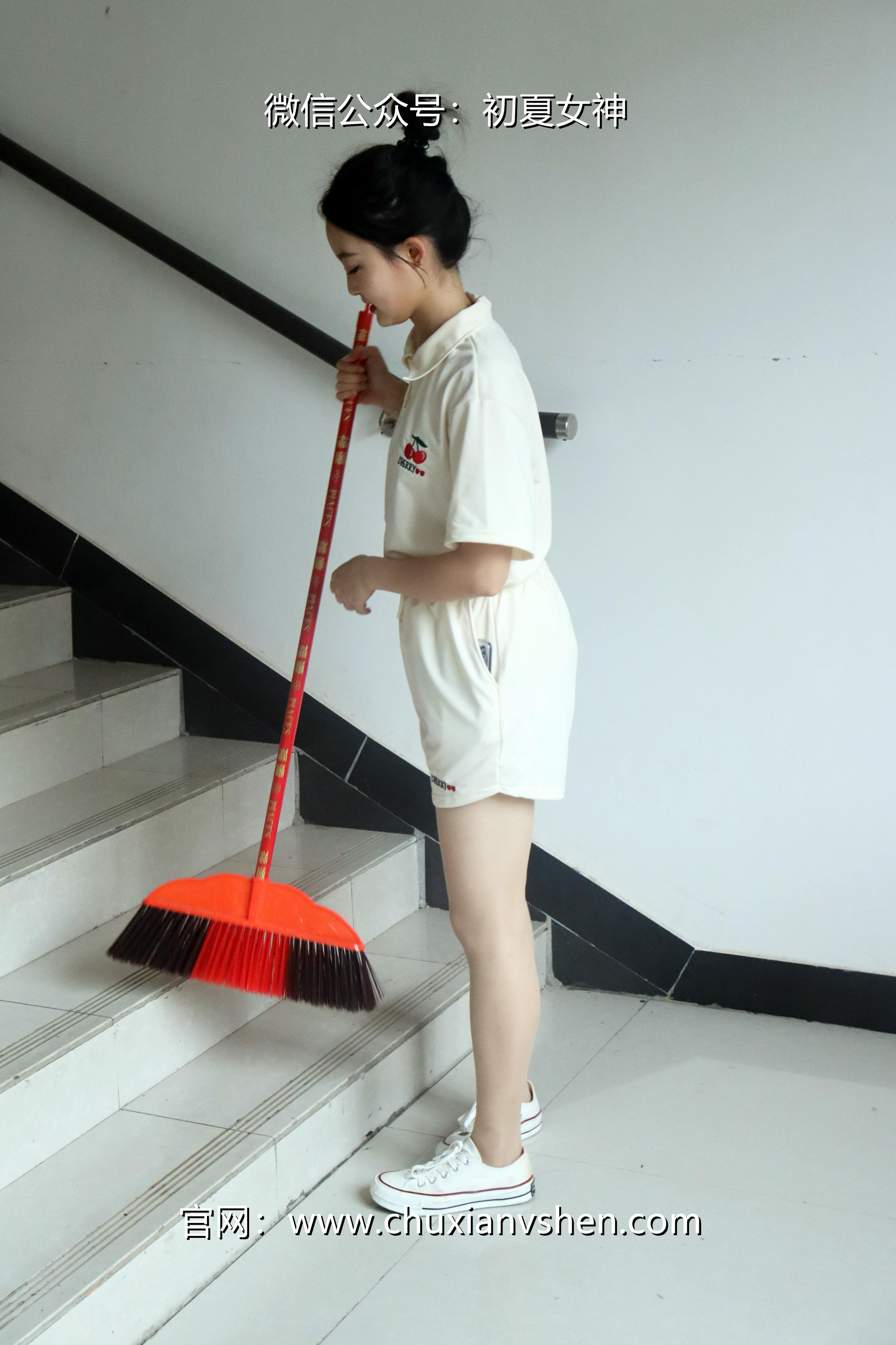 初夏女神 NO.078 双双 打扫教室[145P+1V／5.13GB]_第1集