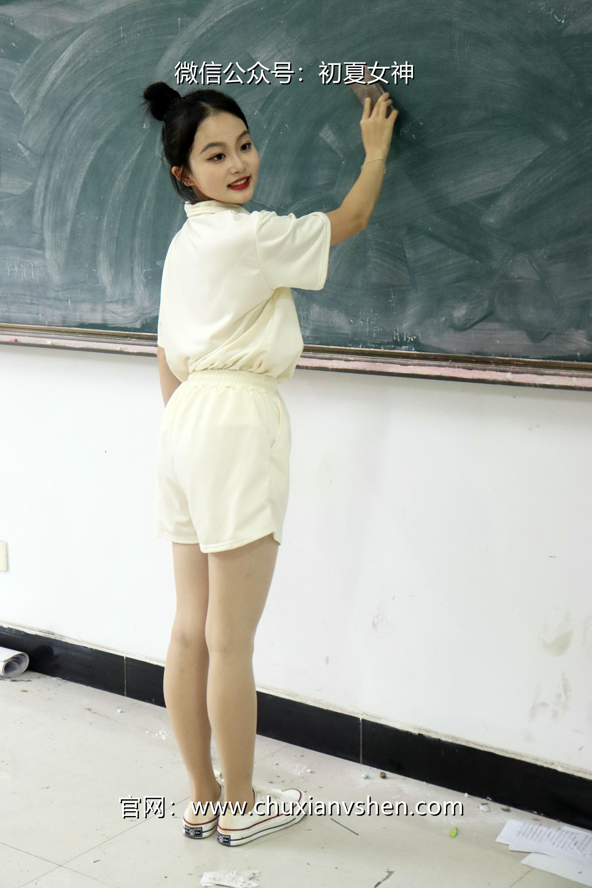 初夏女神 NO.078 双双 打扫教室[145P+1V／5.13GB]_第2集