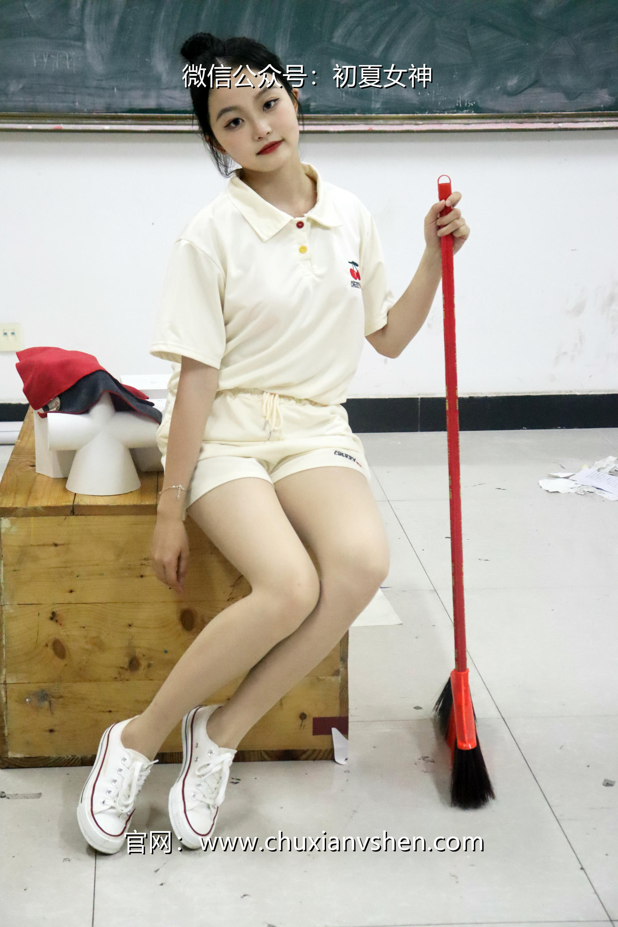 初夏女神 NO.078 双双 打扫教室[145P+1V／5.13GB]_第4集