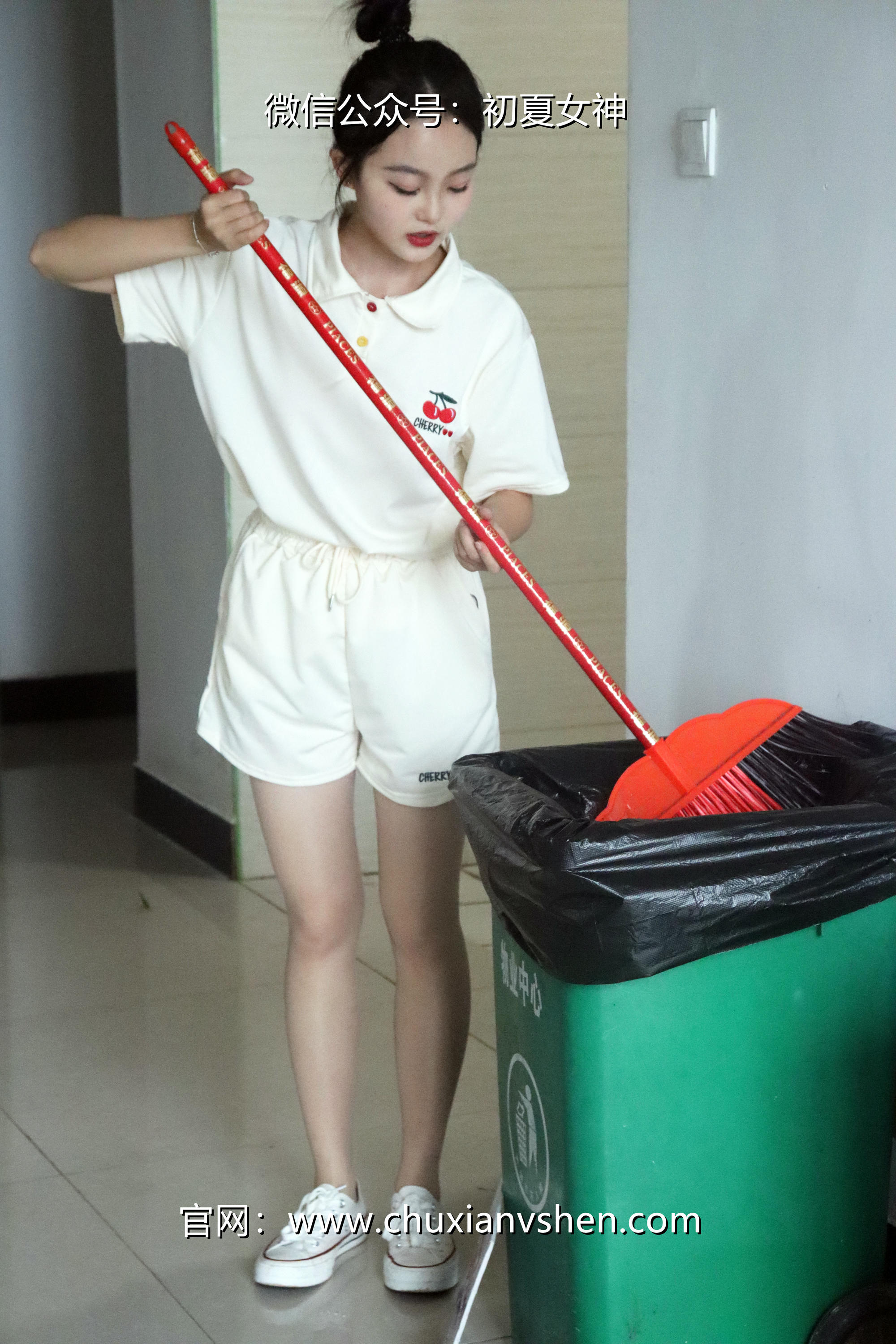 初夏女神 NO.078 双双 打扫教室[145P+1V／5.13GB]_第1集