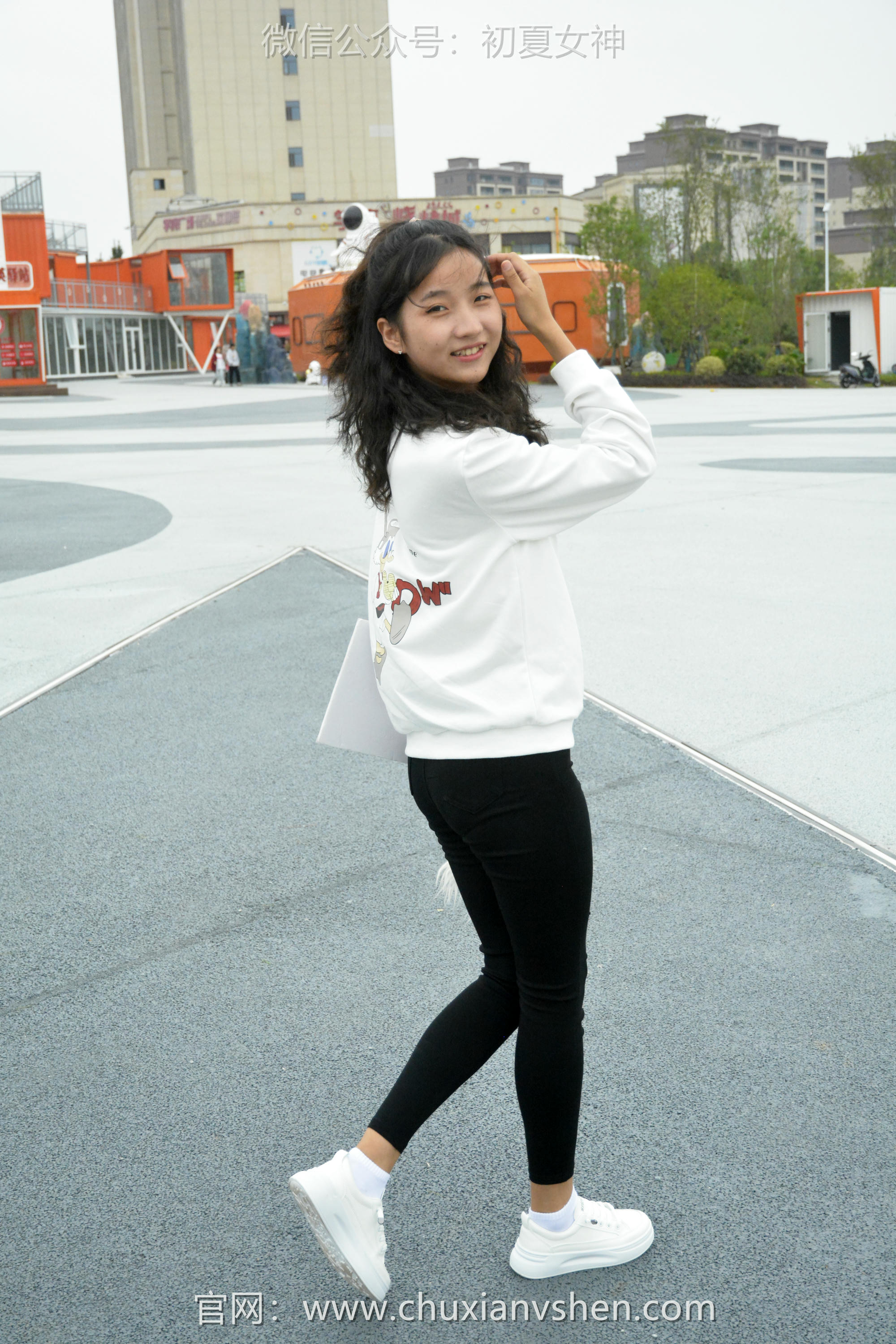 初夏女神 NO.082 点点 休闲卫衣[150P+1V／5.26GB]_第1集