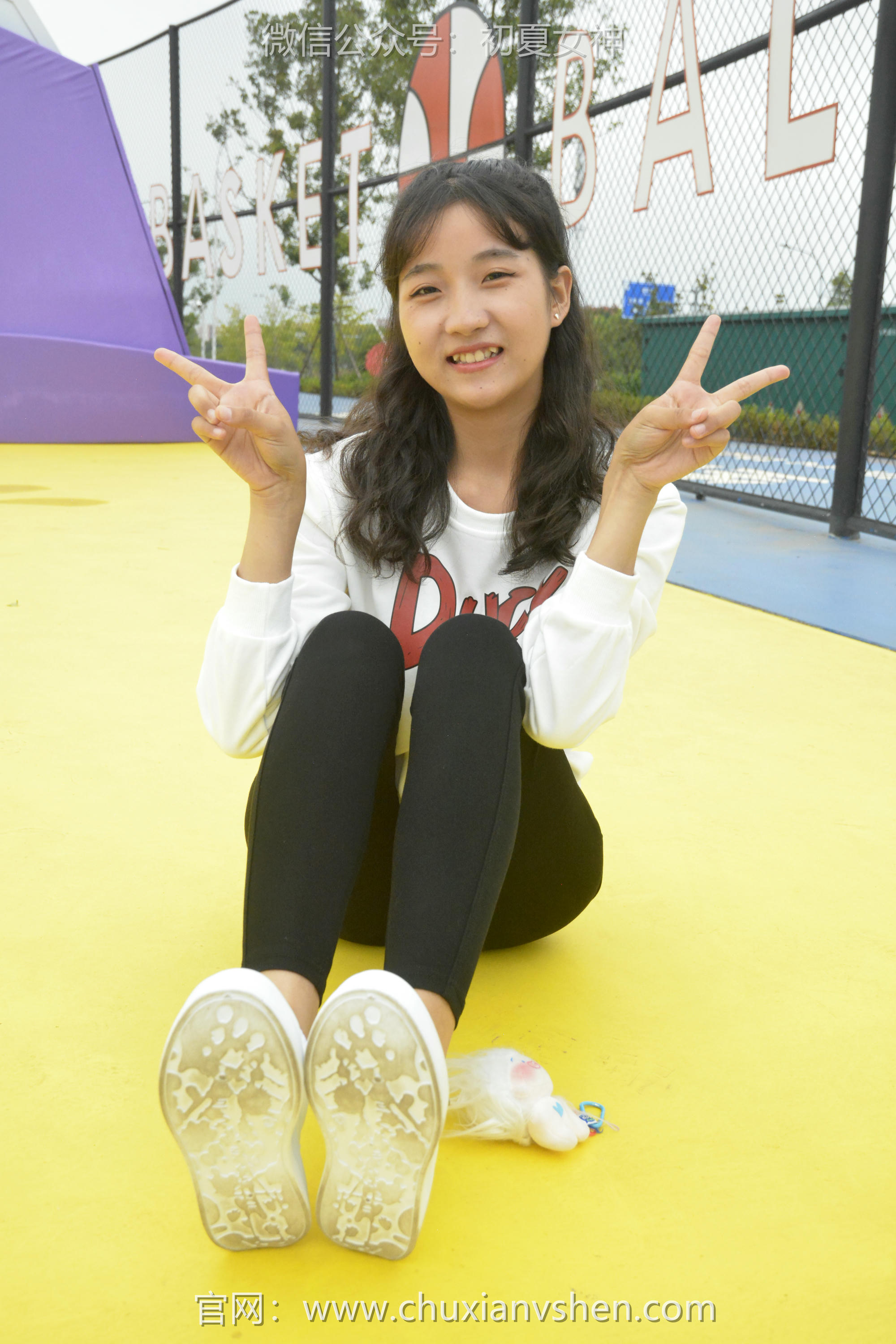 初夏女神 NO.082 点点 休闲卫衣[150P+1V／5.26GB]_第1集