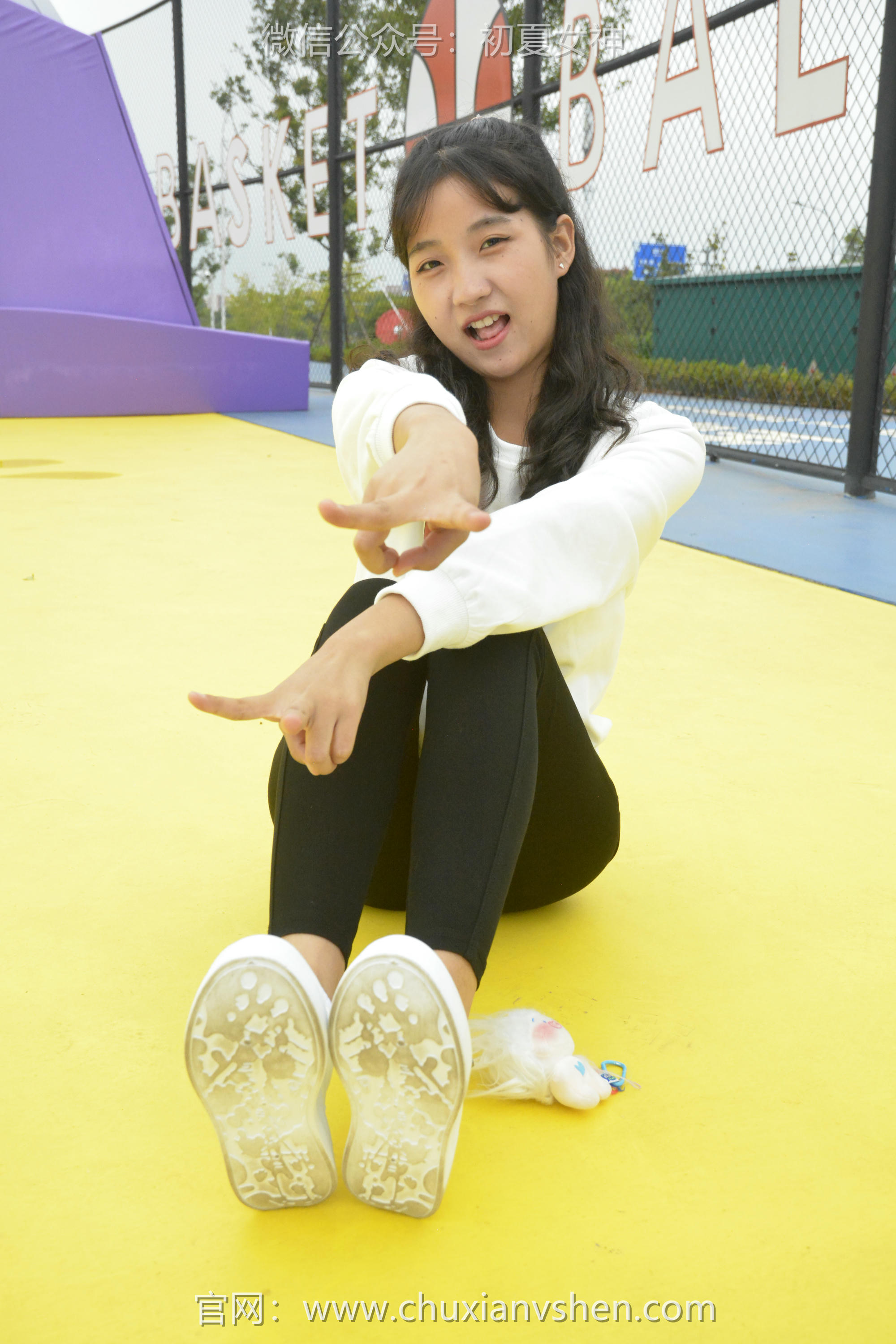 初夏女神 NO.082 点点 休闲卫衣[150P+1V／5.26GB]_第1集