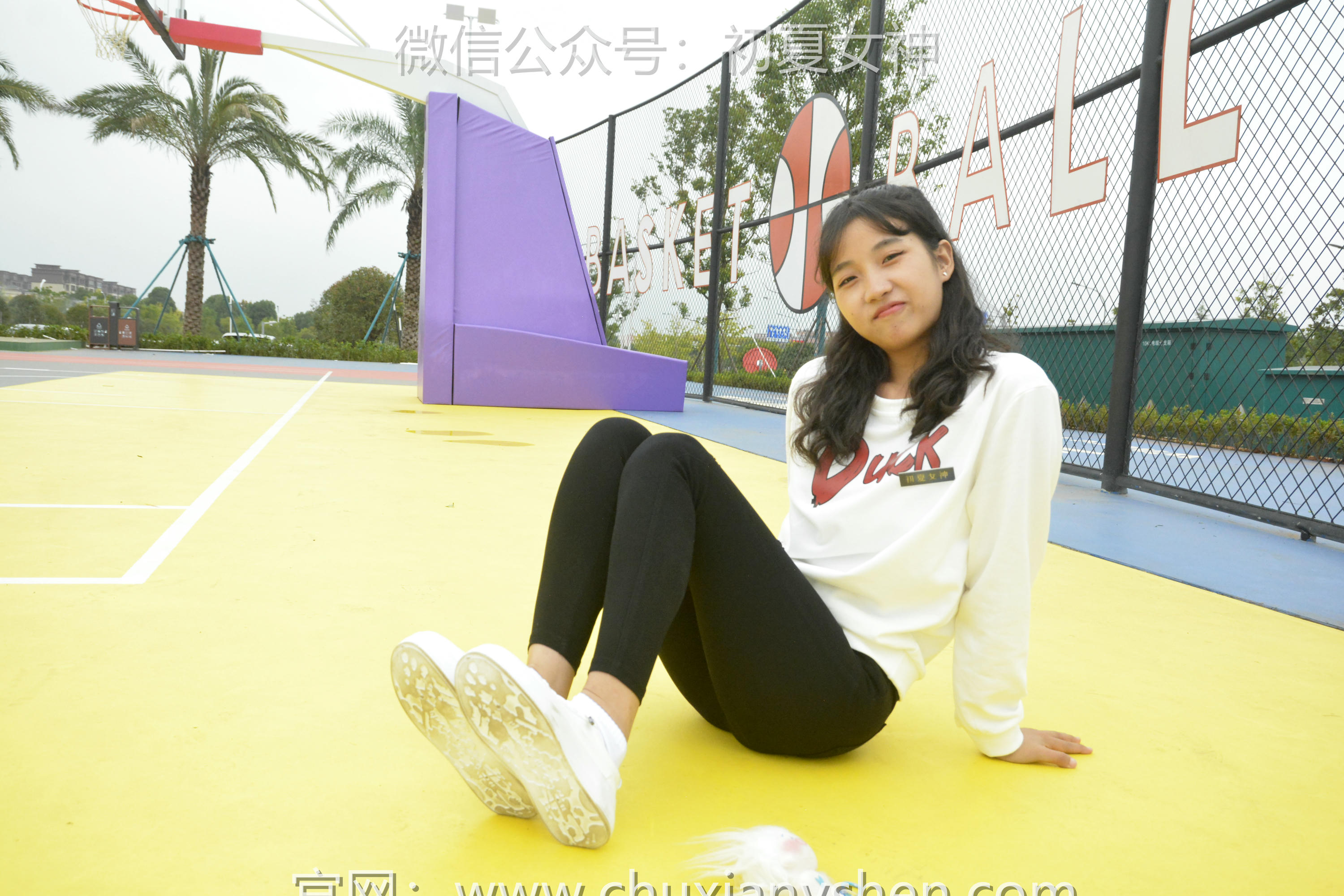 初夏女神 NO.082 点点 休闲卫衣[150P+1V／5.26GB]_第1集