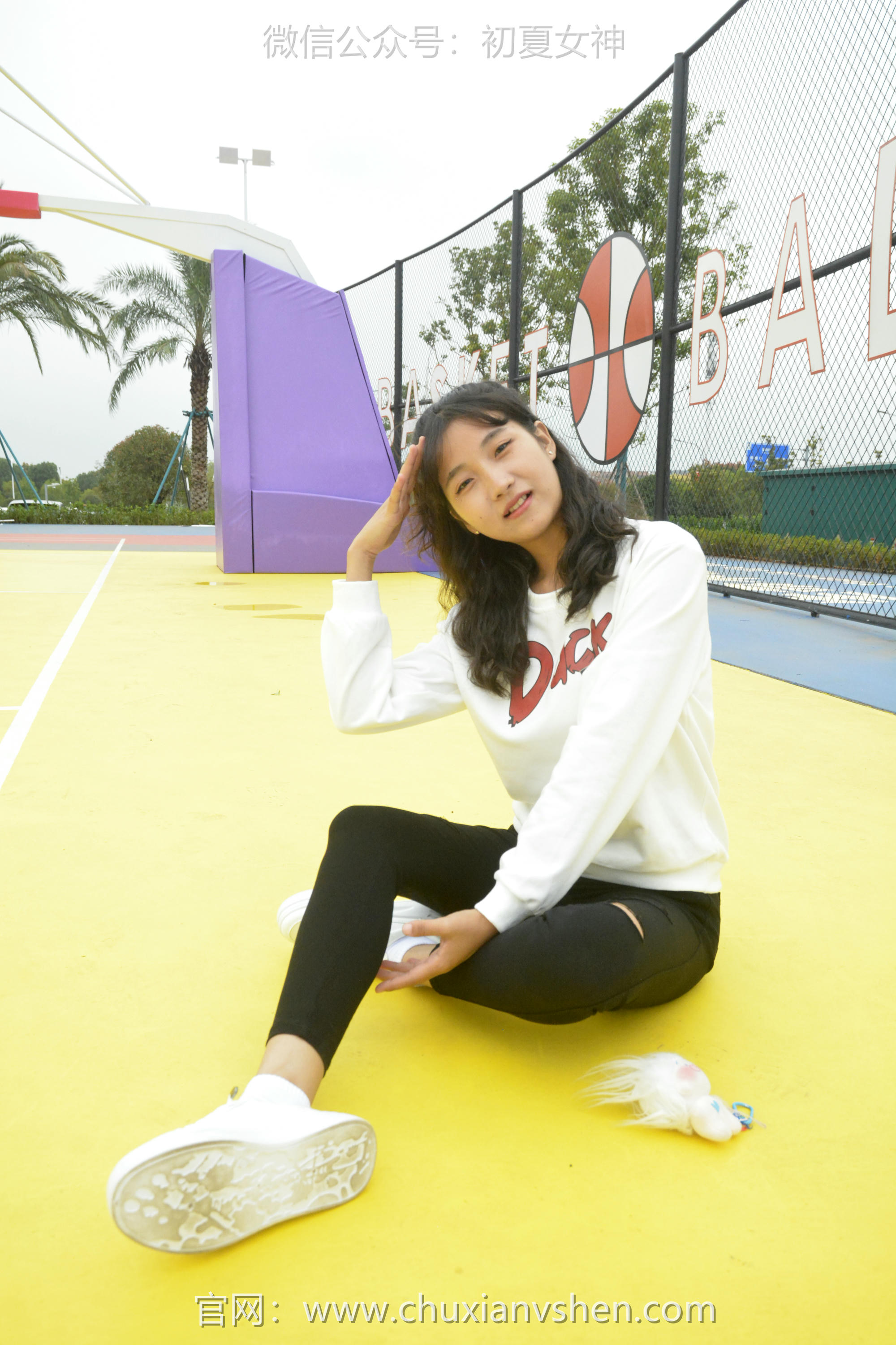 初夏女神 NO.082 点点 休闲卫衣[150P+1V／5.26GB]_第1集