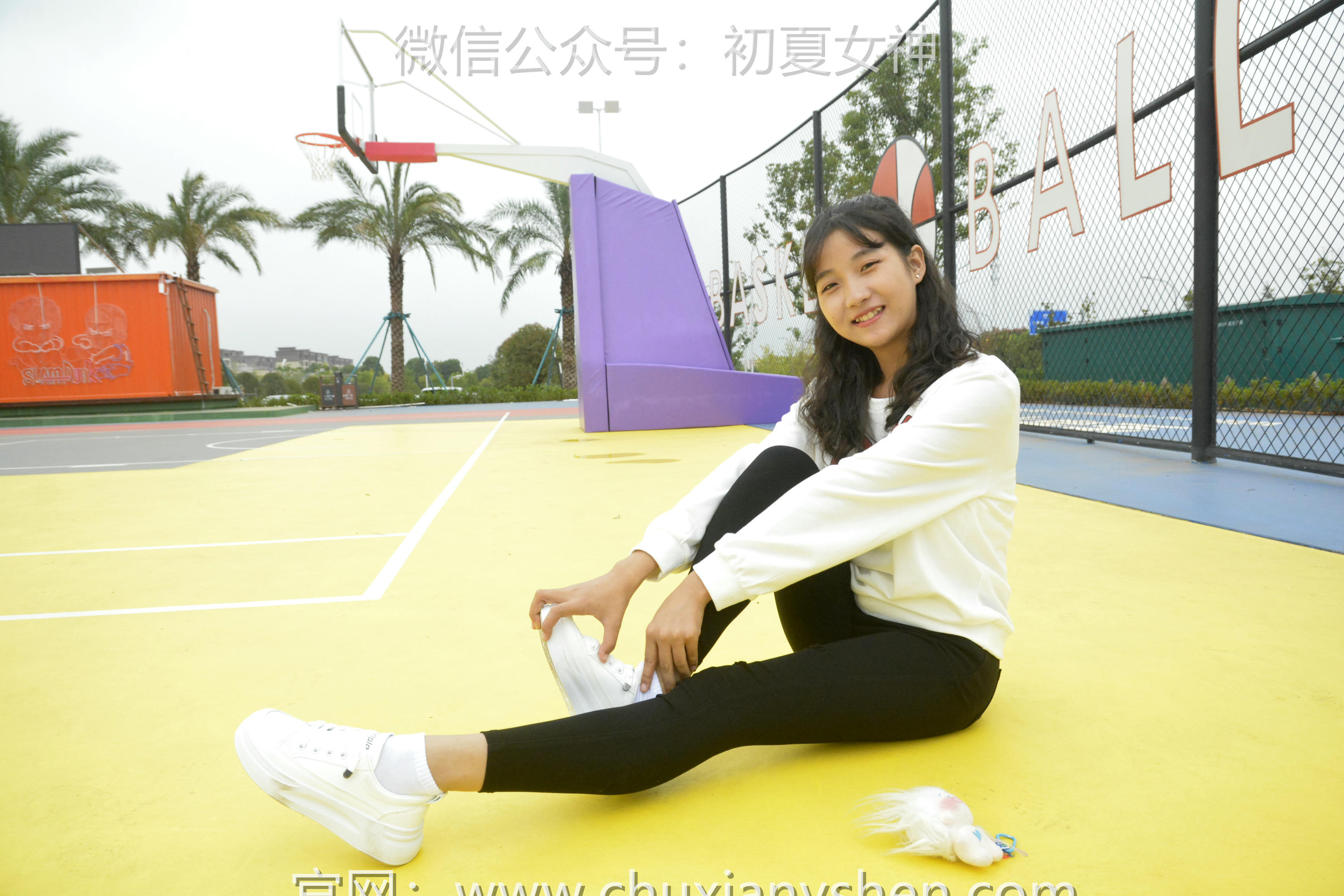 初夏女神 NO.082 点点 休闲卫衣[150P+1V／5.26GB]_第1集