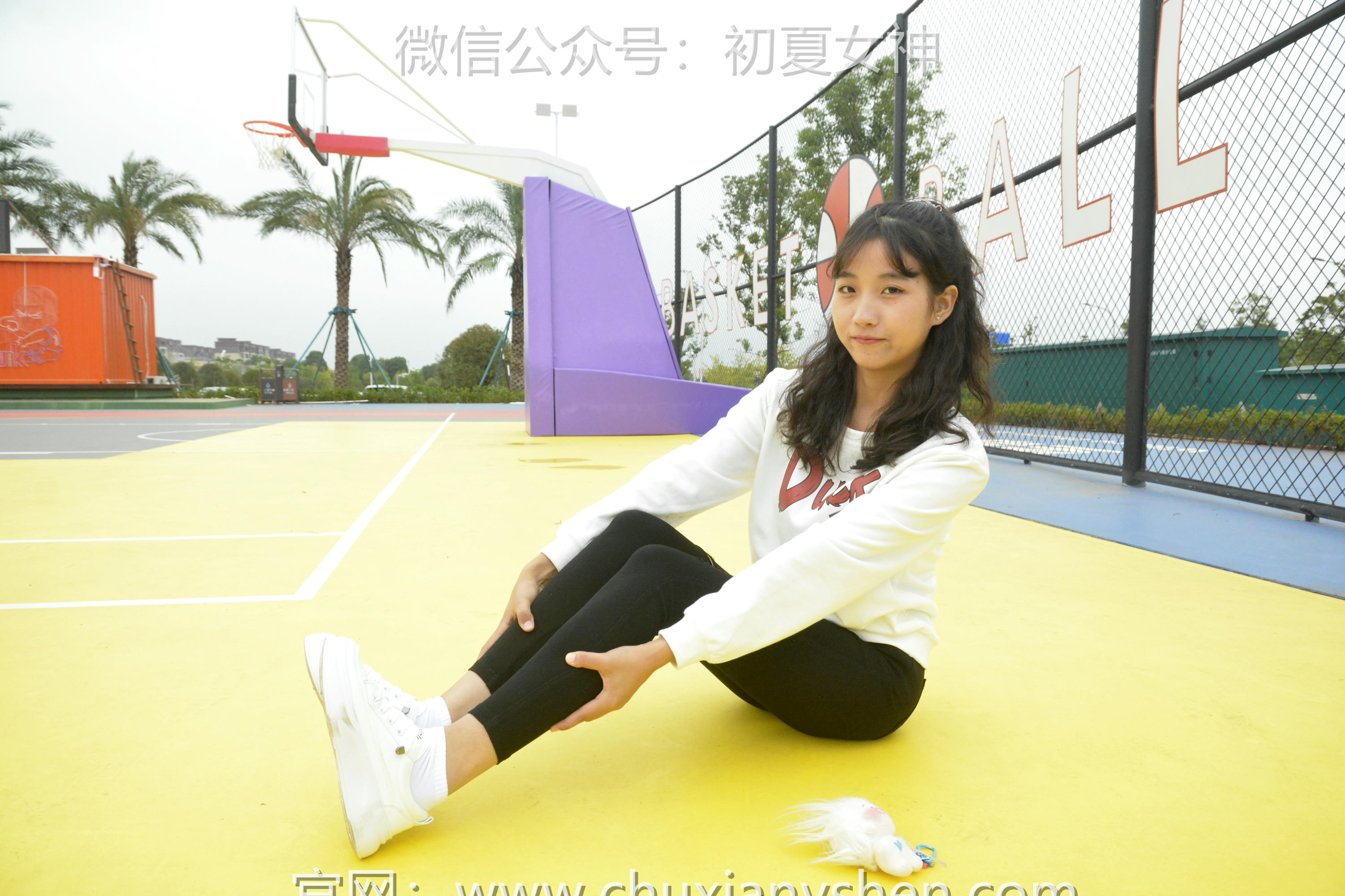 初夏女神 NO.082 点点 休闲卫衣[150P+1V／5.26GB]_第1集