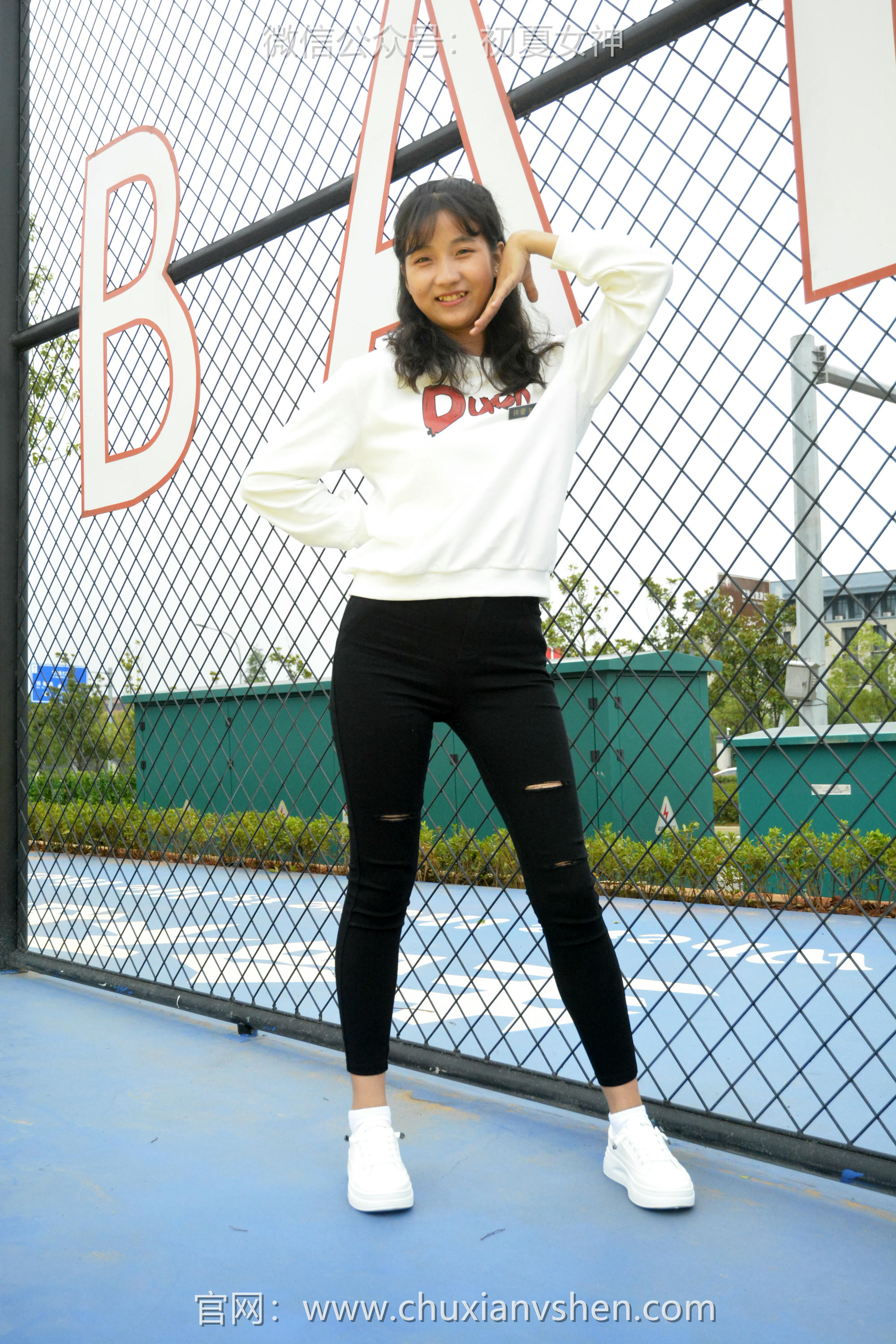 初夏女神 NO.082 点点 休闲卫衣[150P+1V／5.26GB]_第2集