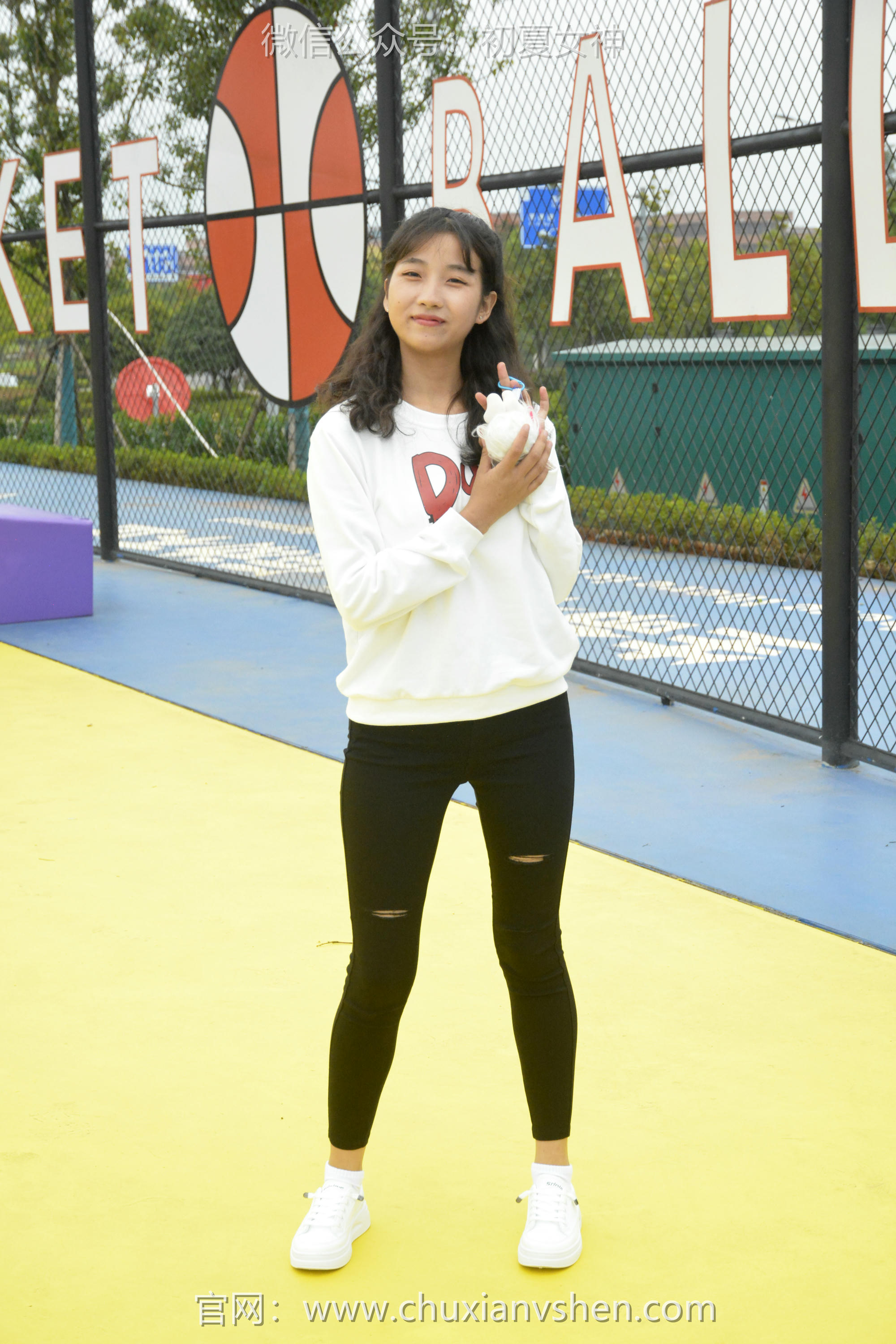 初夏女神 NO.082 点点 休闲卫衣[150P+1V／5.26GB]_第1集