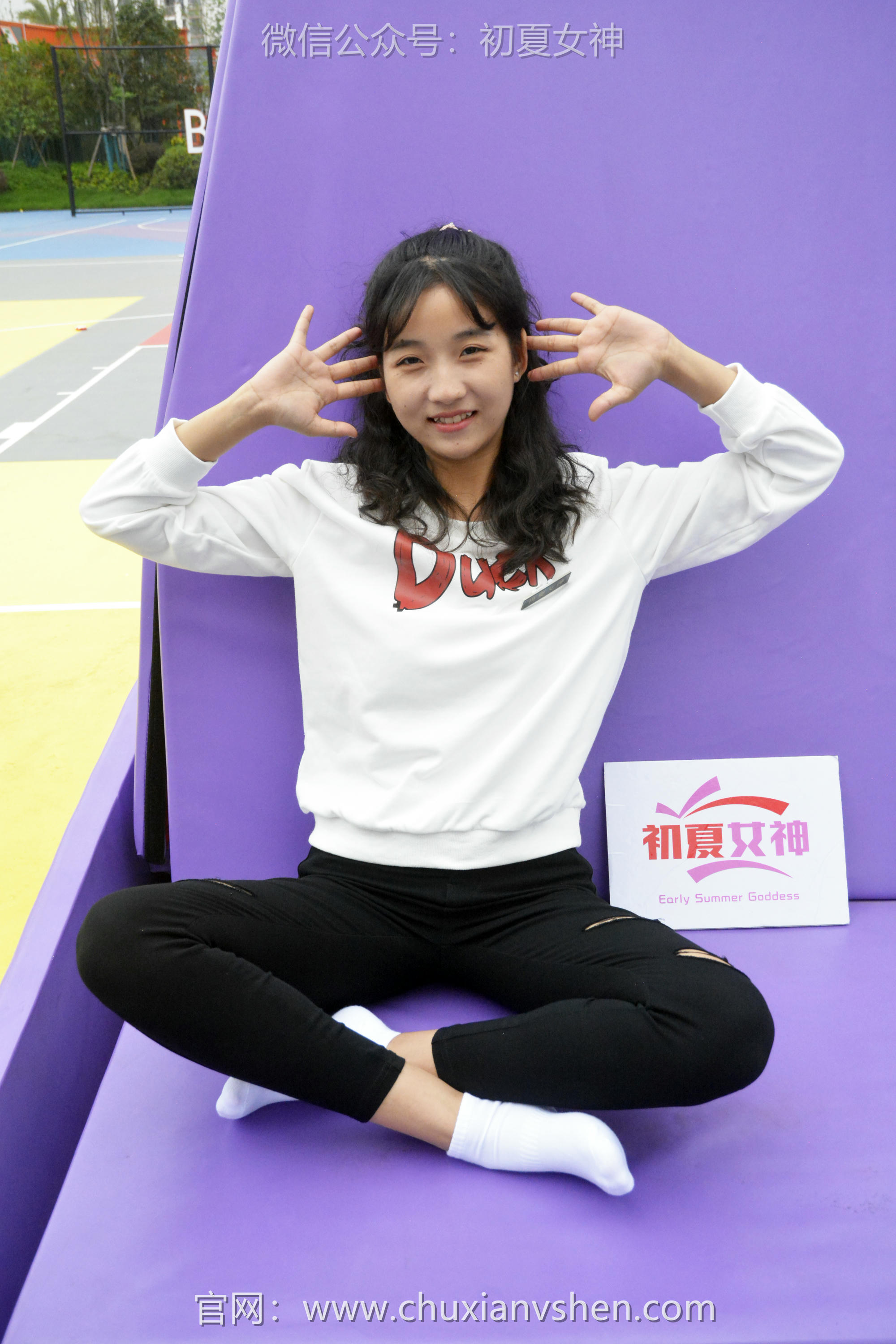 初夏女神 NO.082 点点 休闲卫衣[150P+1V／5.26GB]_第3集