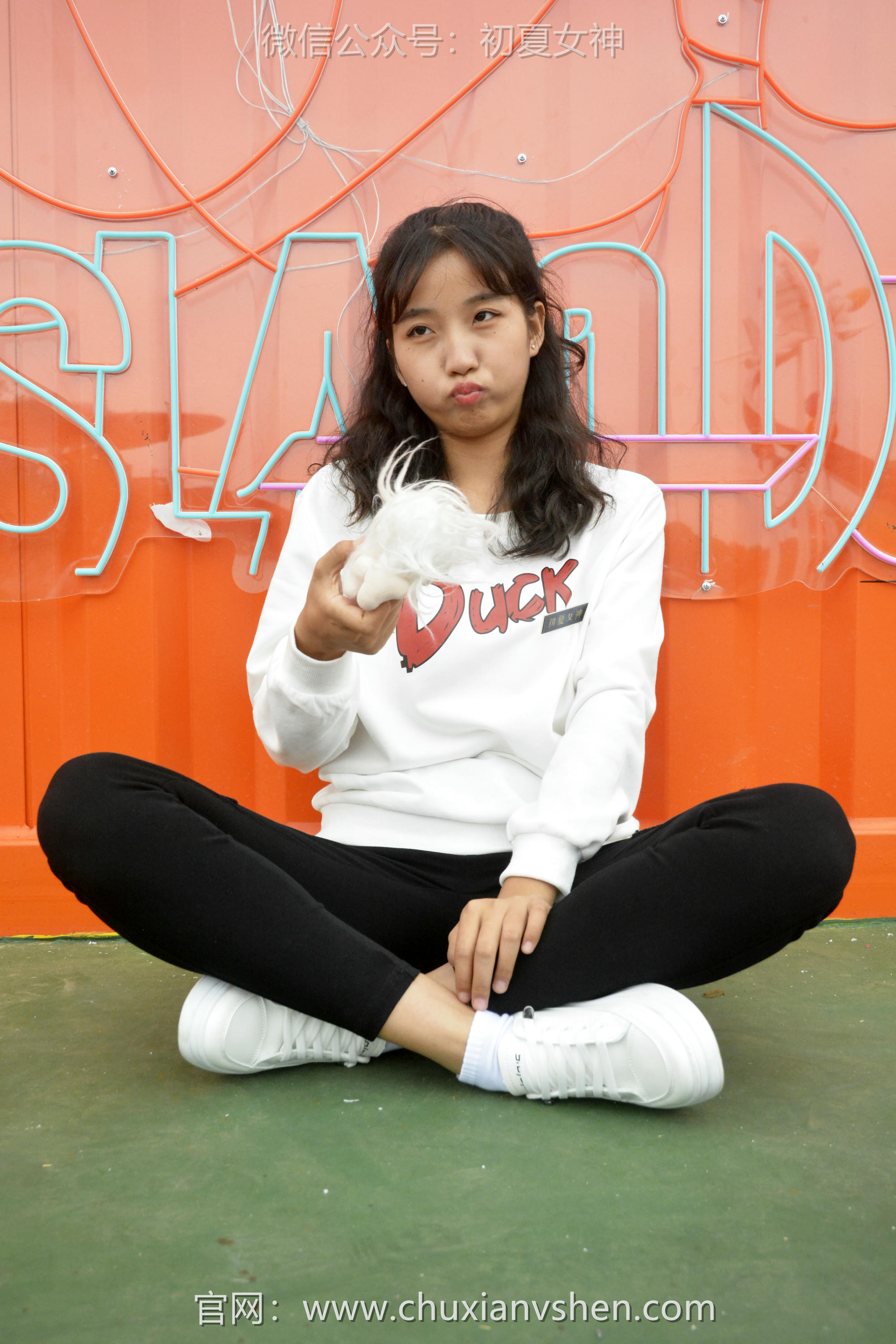 初夏女神 NO.082 点点 休闲卫衣[150P+1V／5.26GB]_第3集