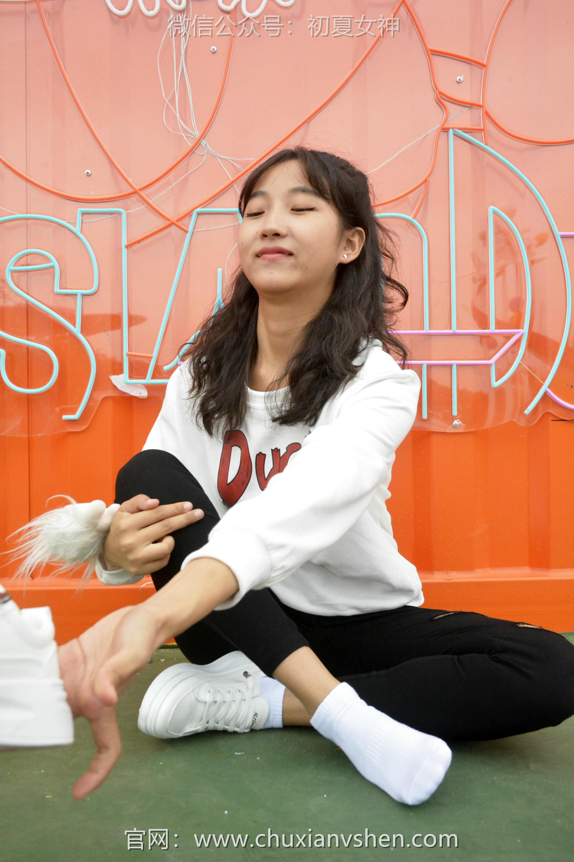 初夏女神 NO.082 点点 休闲卫衣[150P+1V／5.26GB]_第3集