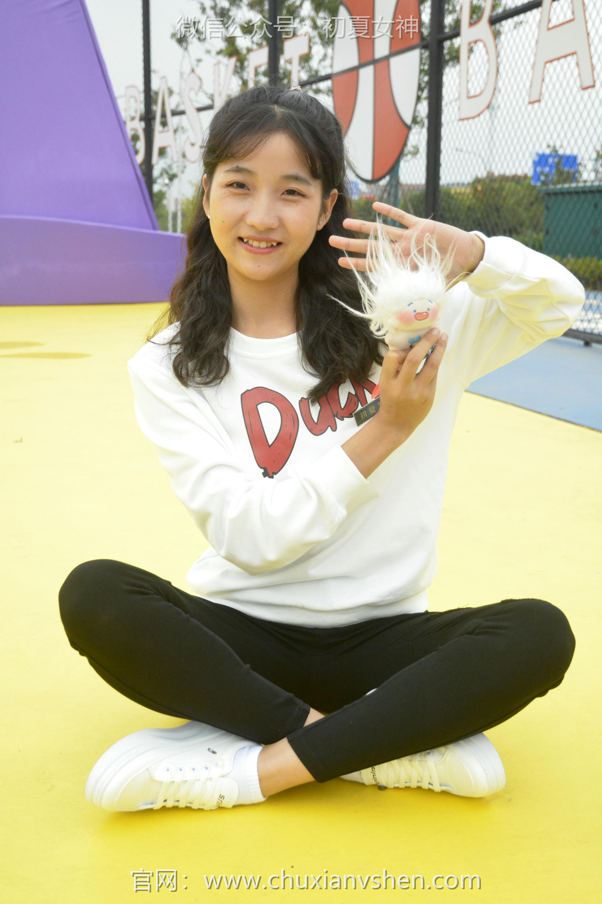 初夏女神 NO.082 点点 休闲卫衣[150P+1V／5.26GB]_第1集