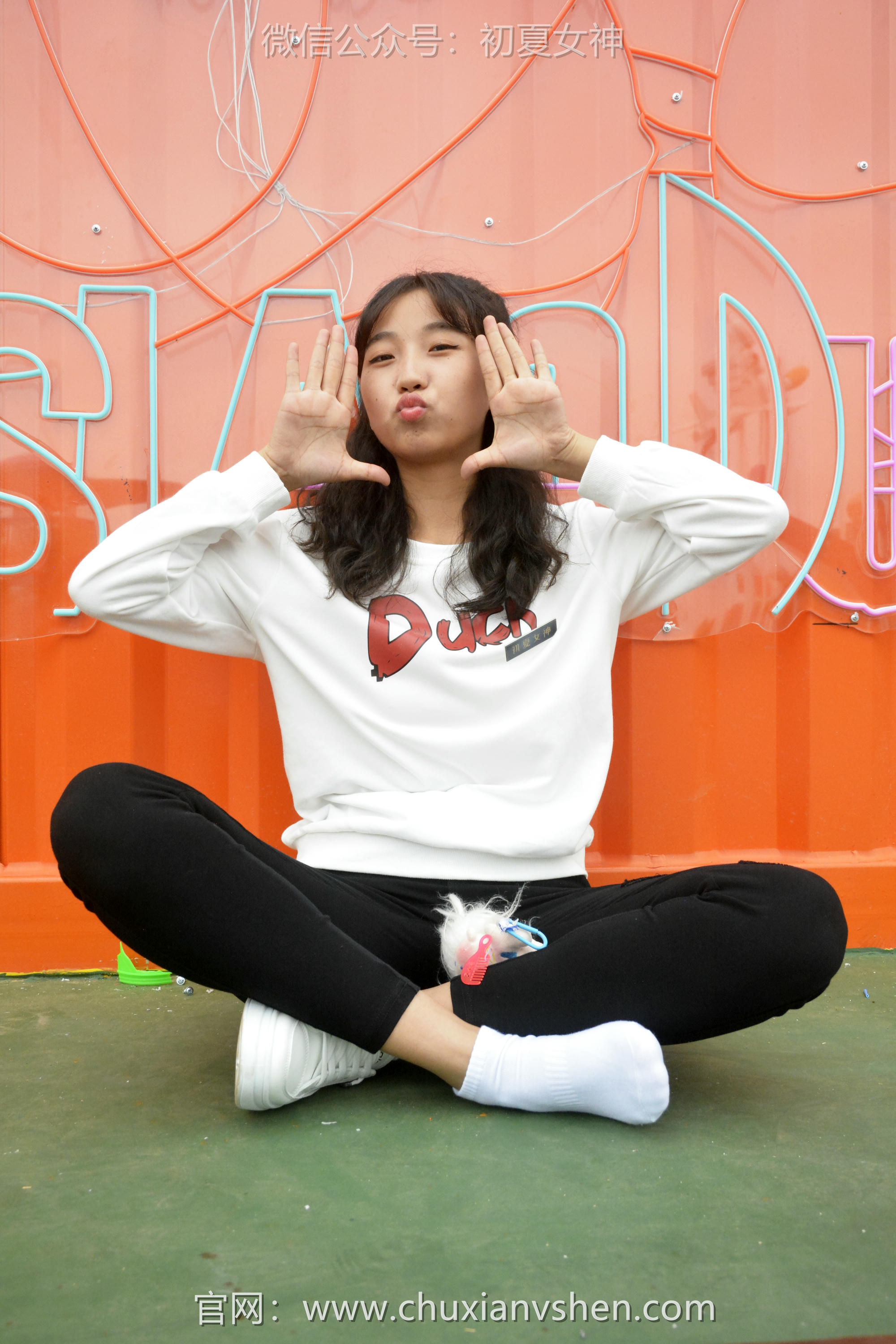 初夏女神 NO.082 点点 休闲卫衣[150P+1V／5.26GB]_第4集