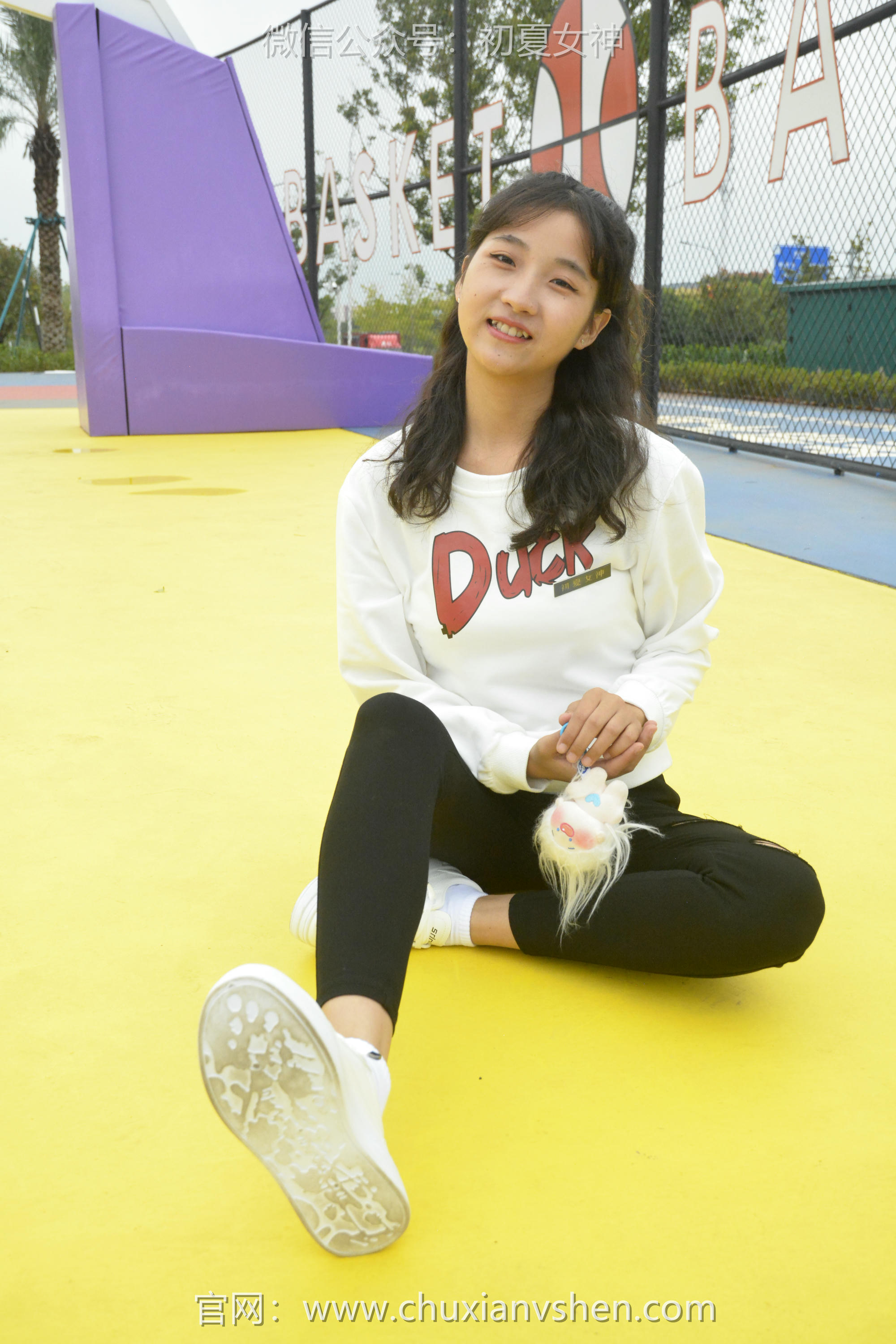 初夏女神 NO.082 点点 休闲卫衣[150P+1V／5.26GB]_第1集