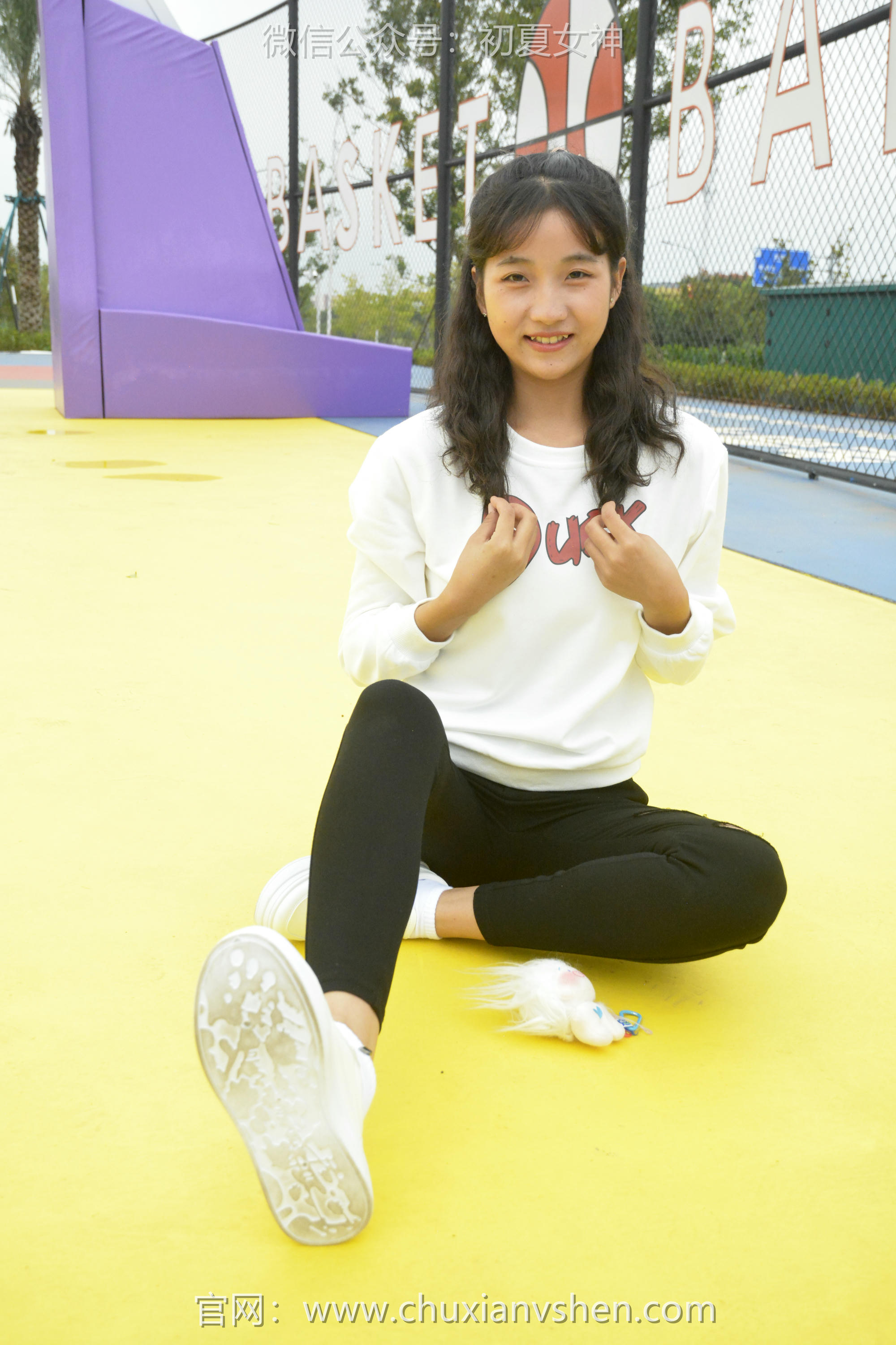 初夏女神 NO.082 点点 休闲卫衣[150P+1V／5.26GB]_第1集