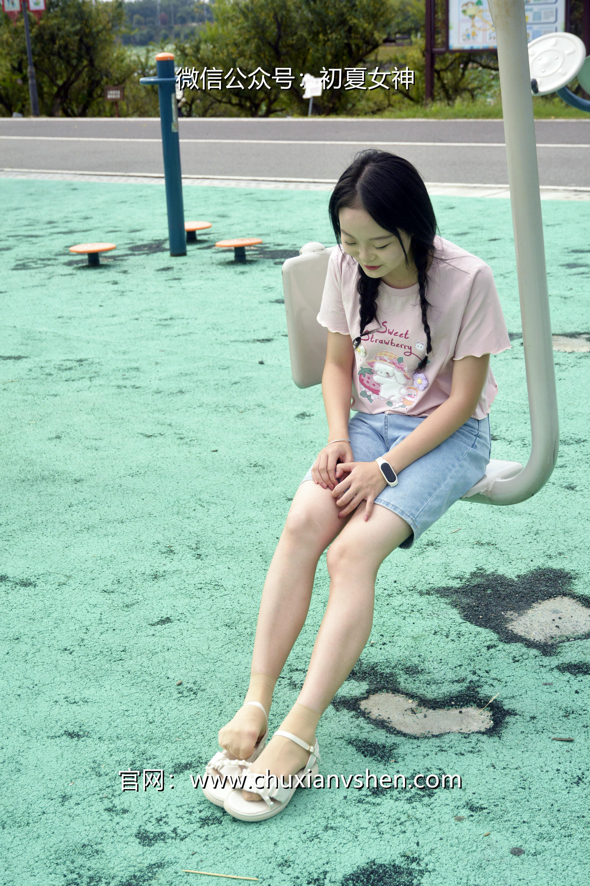 初夏女神 NO.084 双双 回到童年[121P+1V／4.92GB]_第1集