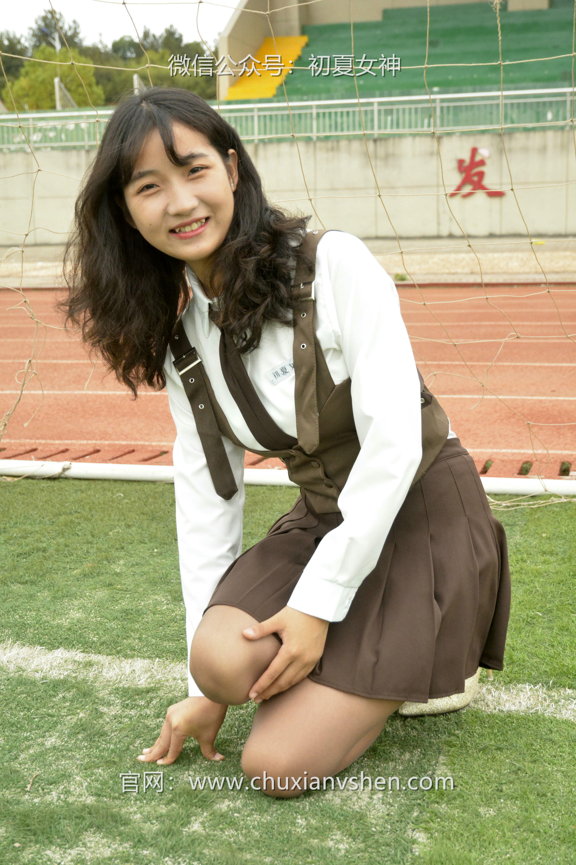 初夏女神 NO.087 点点 咖啡JK[140P+1V／3.32GB]_第2集