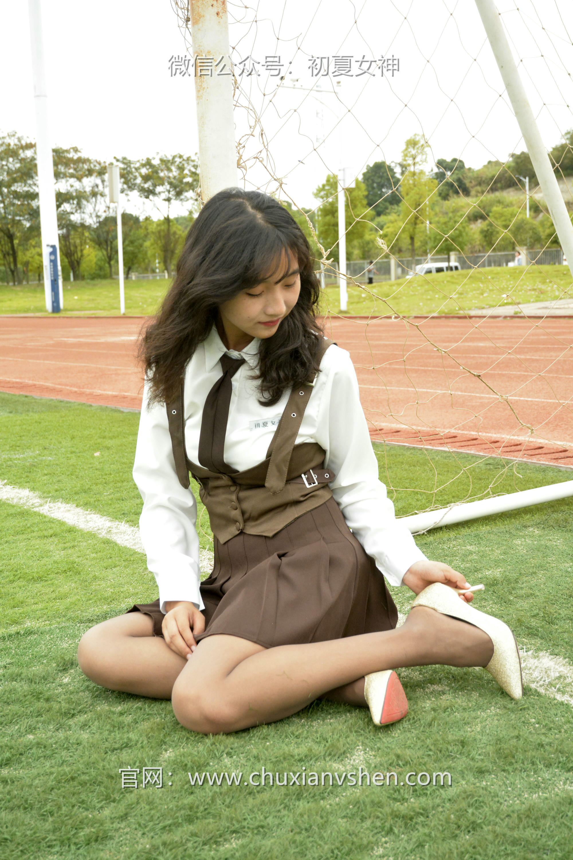 初夏女神 NO.087 点点 咖啡JK[140P+1V／3.32GB]_第3集