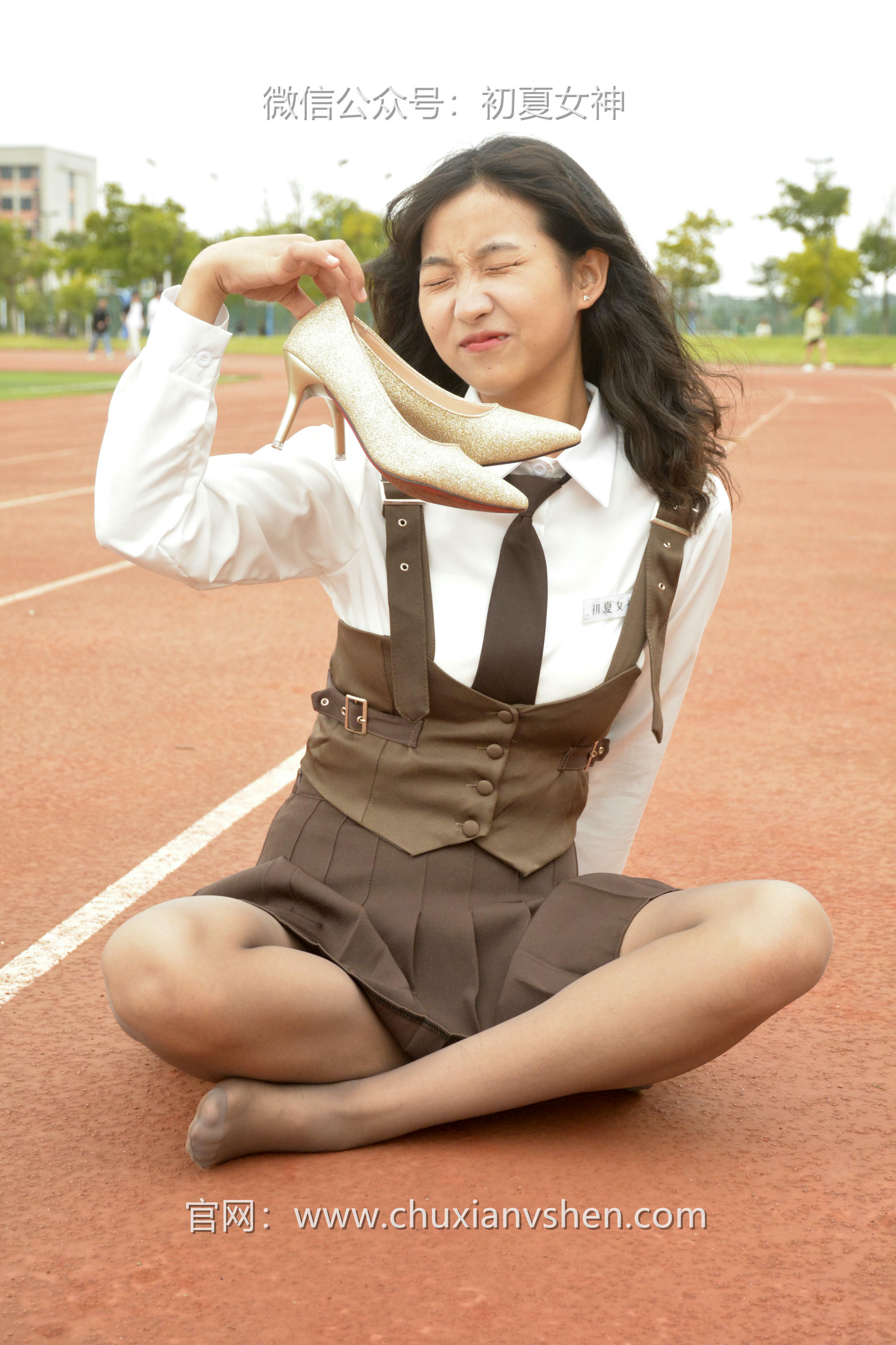 初夏女神 NO.087 点点 咖啡JK[140P+1V／3.32GB]_第4集