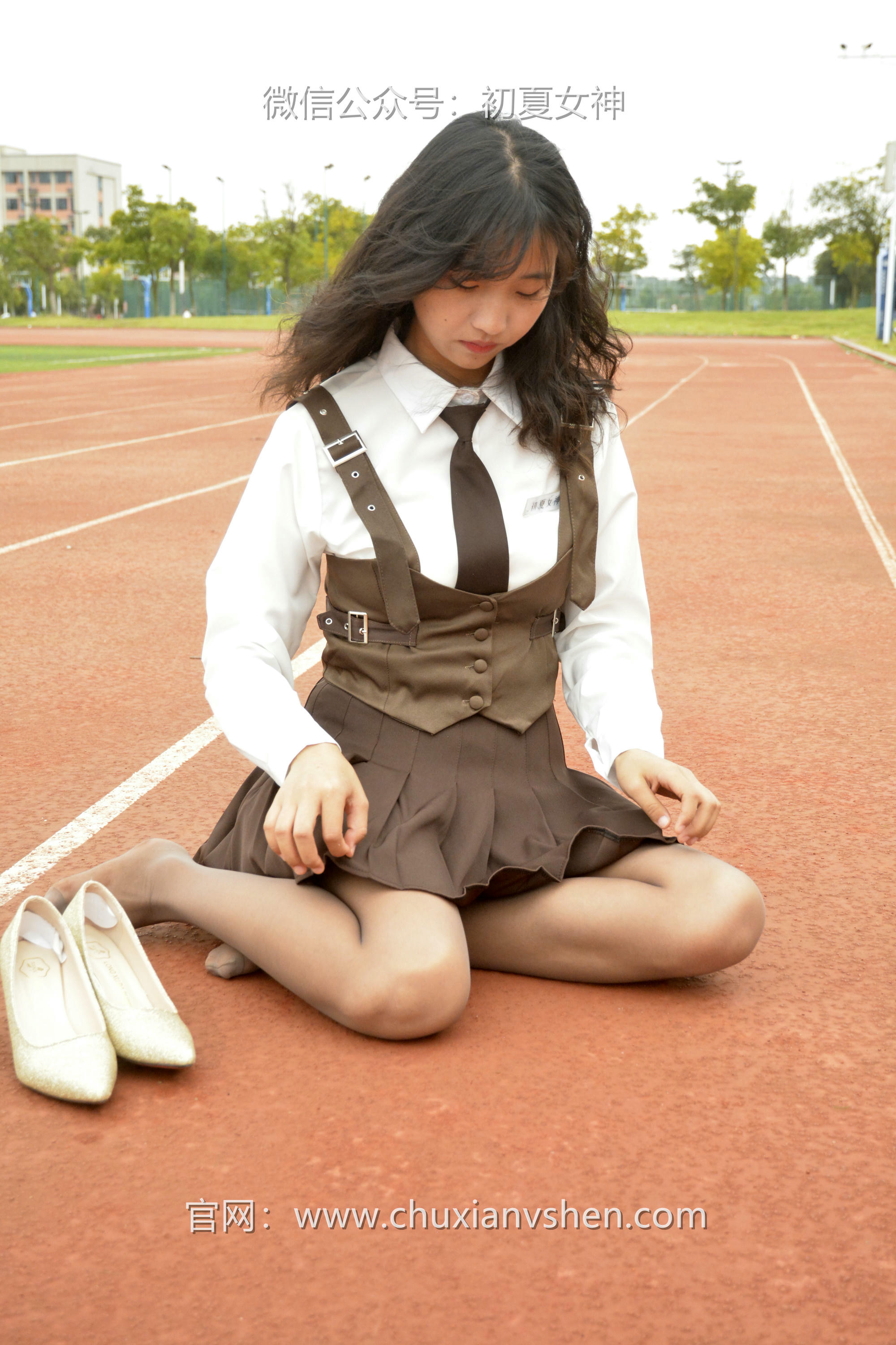 初夏女神 NO.087 点点 咖啡JK[140P+1V／3.32GB]_第5集