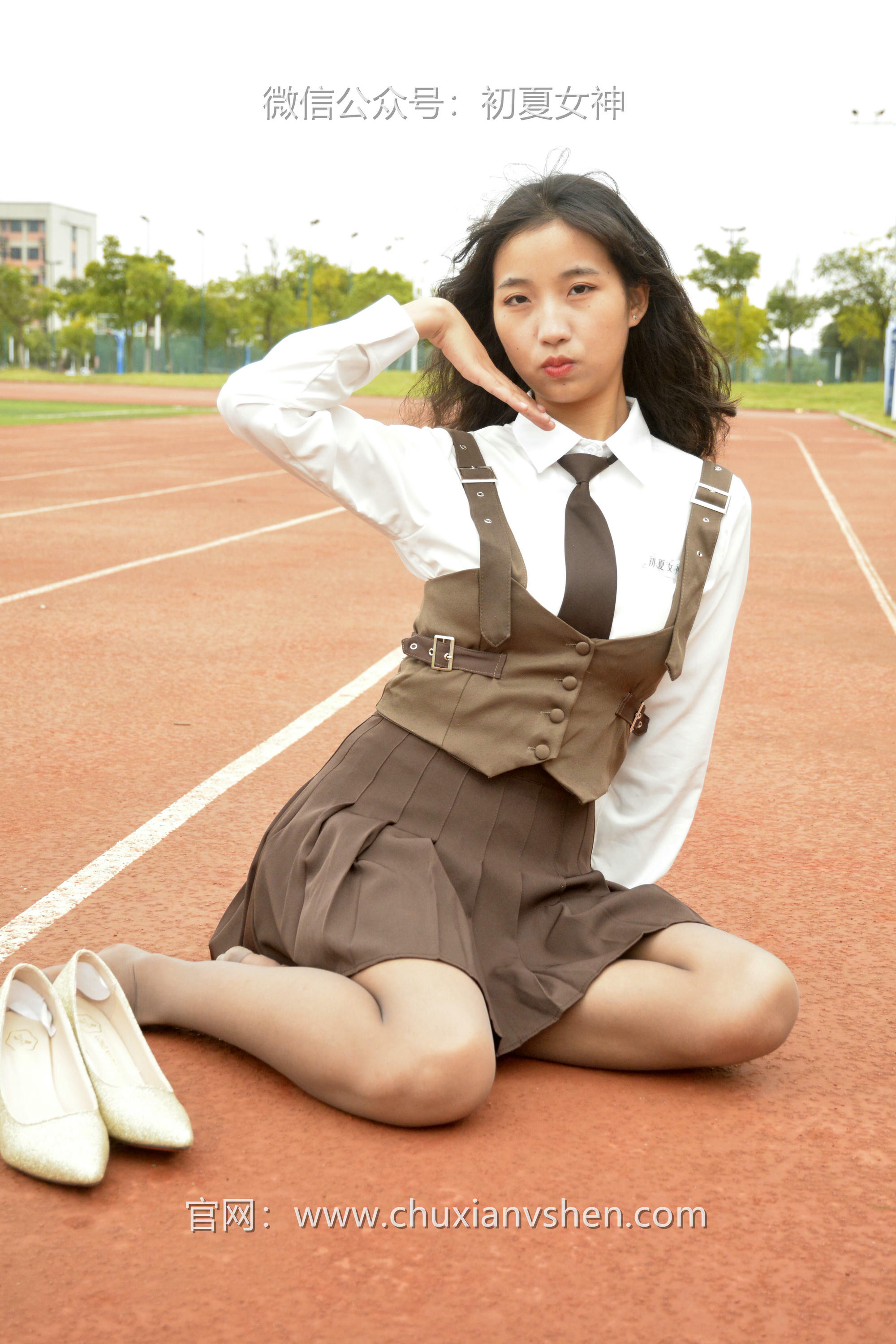 初夏女神 NO.087 点点 咖啡JK[140P+1V／3.32GB]_第5集