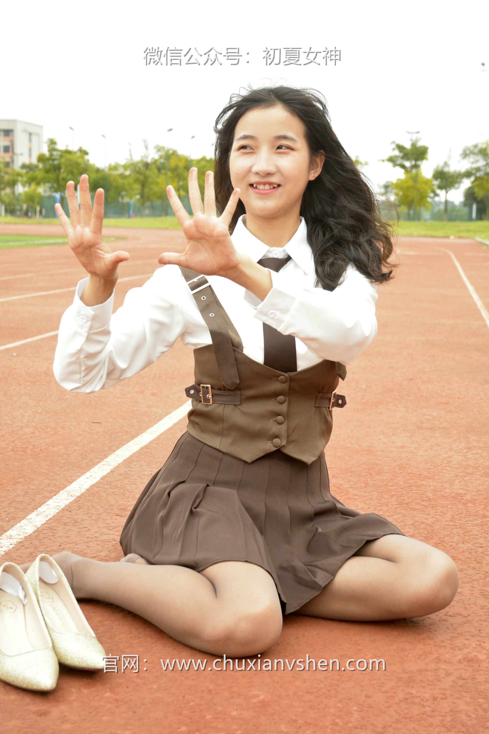 初夏女神 NO.087 点点 咖啡JK[140P+1V／3.32GB]_第5集