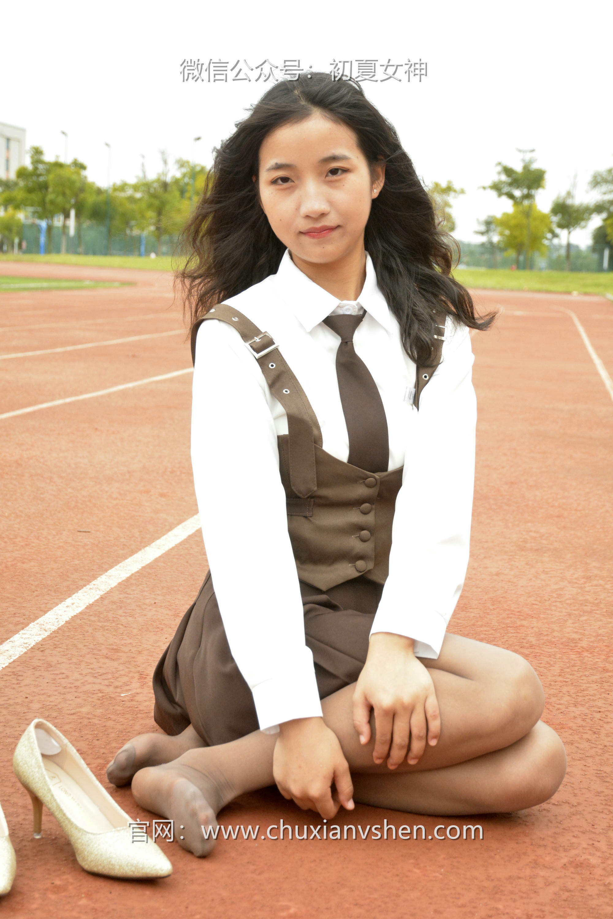 初夏女神 NO.087 点点 咖啡JK[140P+1V／3.32GB]_第5集