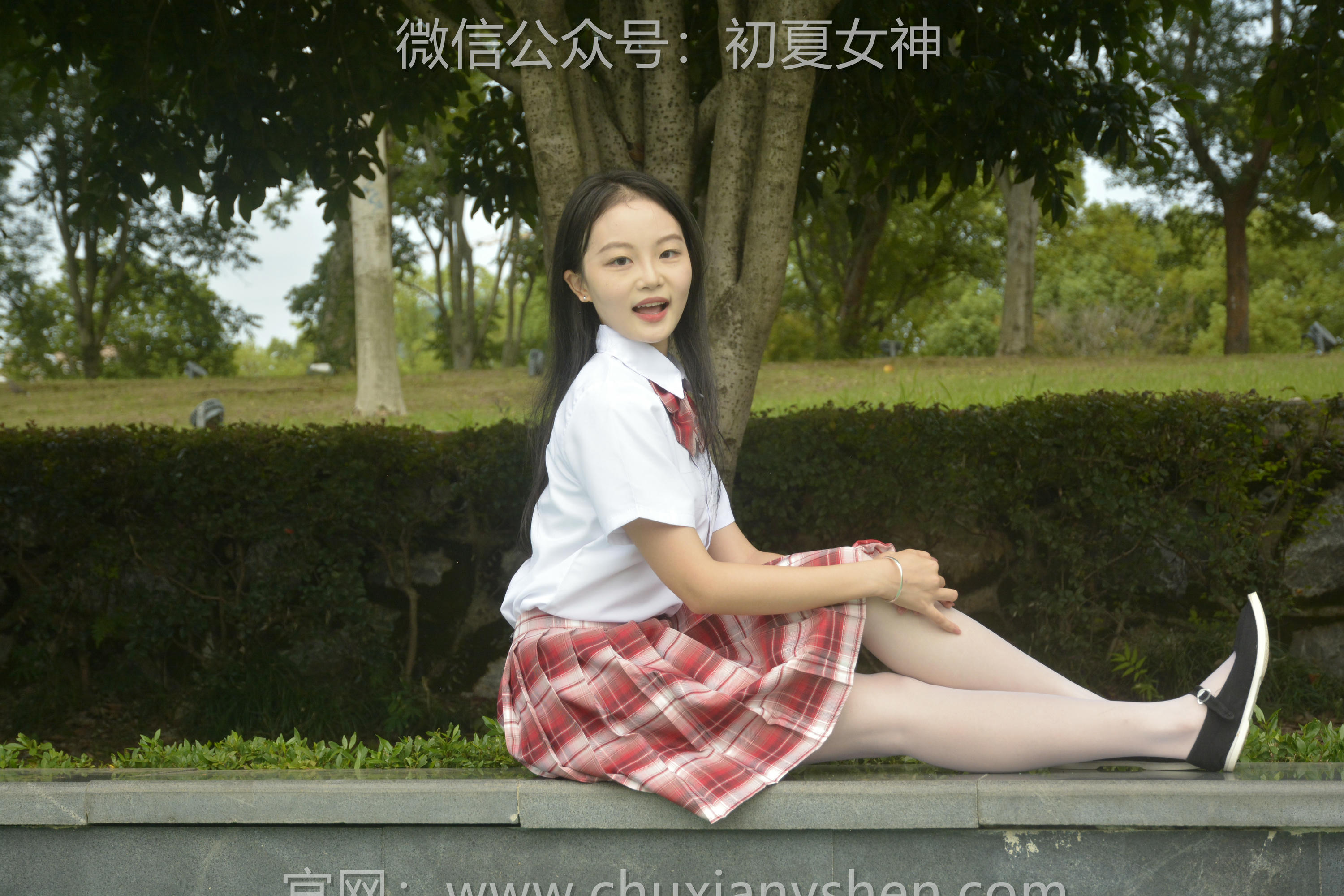 初夏女神 NO.091 双双 大红JK套[130P+1V／4.98GB]_第7集