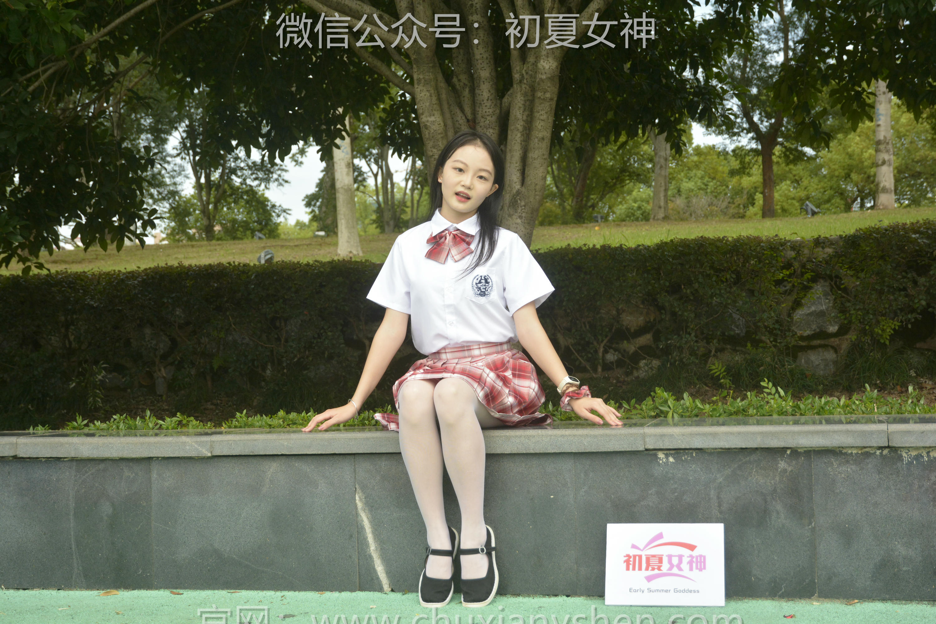 初夏女神 NO.091 双双 大红JK套[130P+1V／4.98GB]_第7集