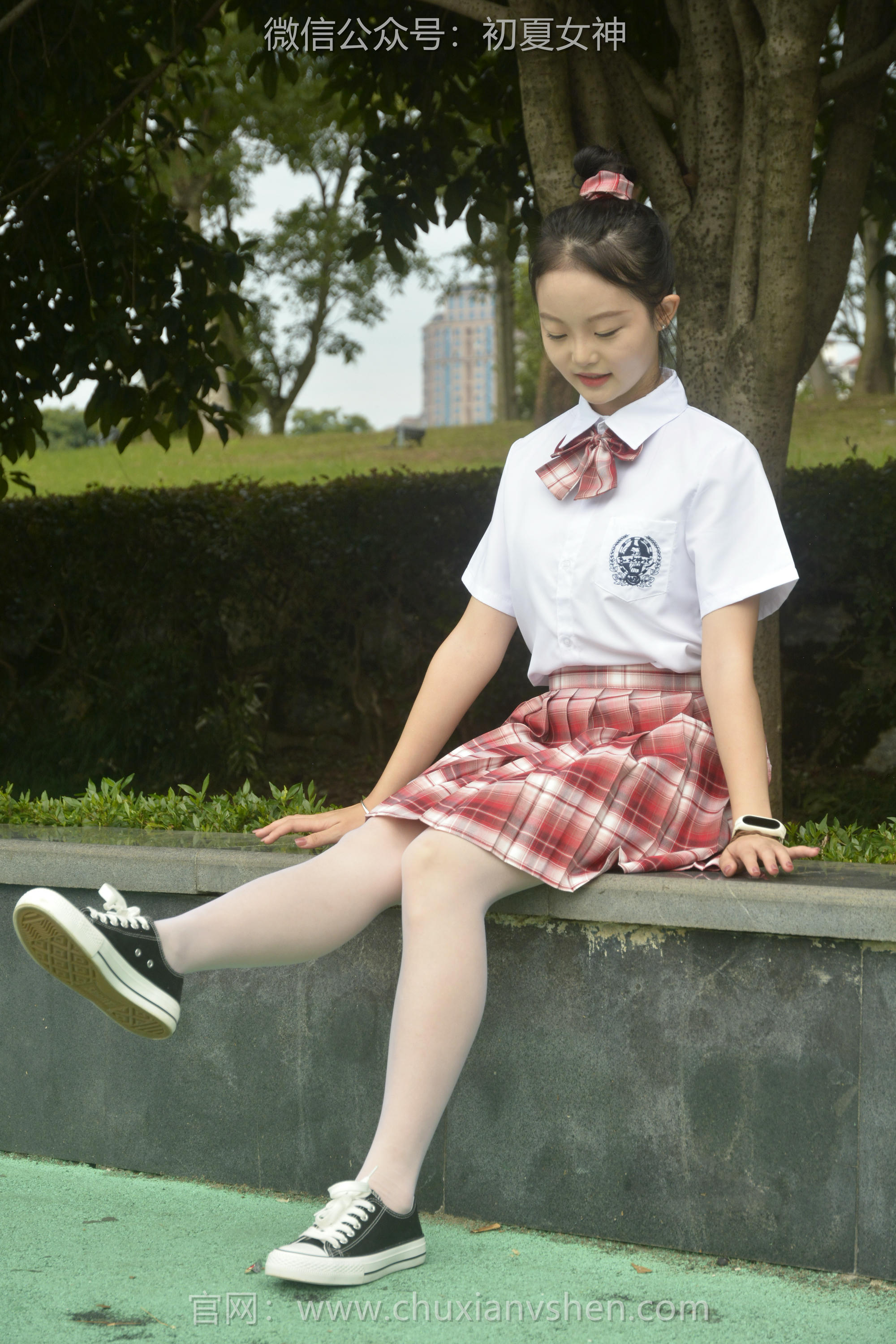 初夏女神 NO.091 双双 大红JK套[130P+1V／4.98GB]_第3集