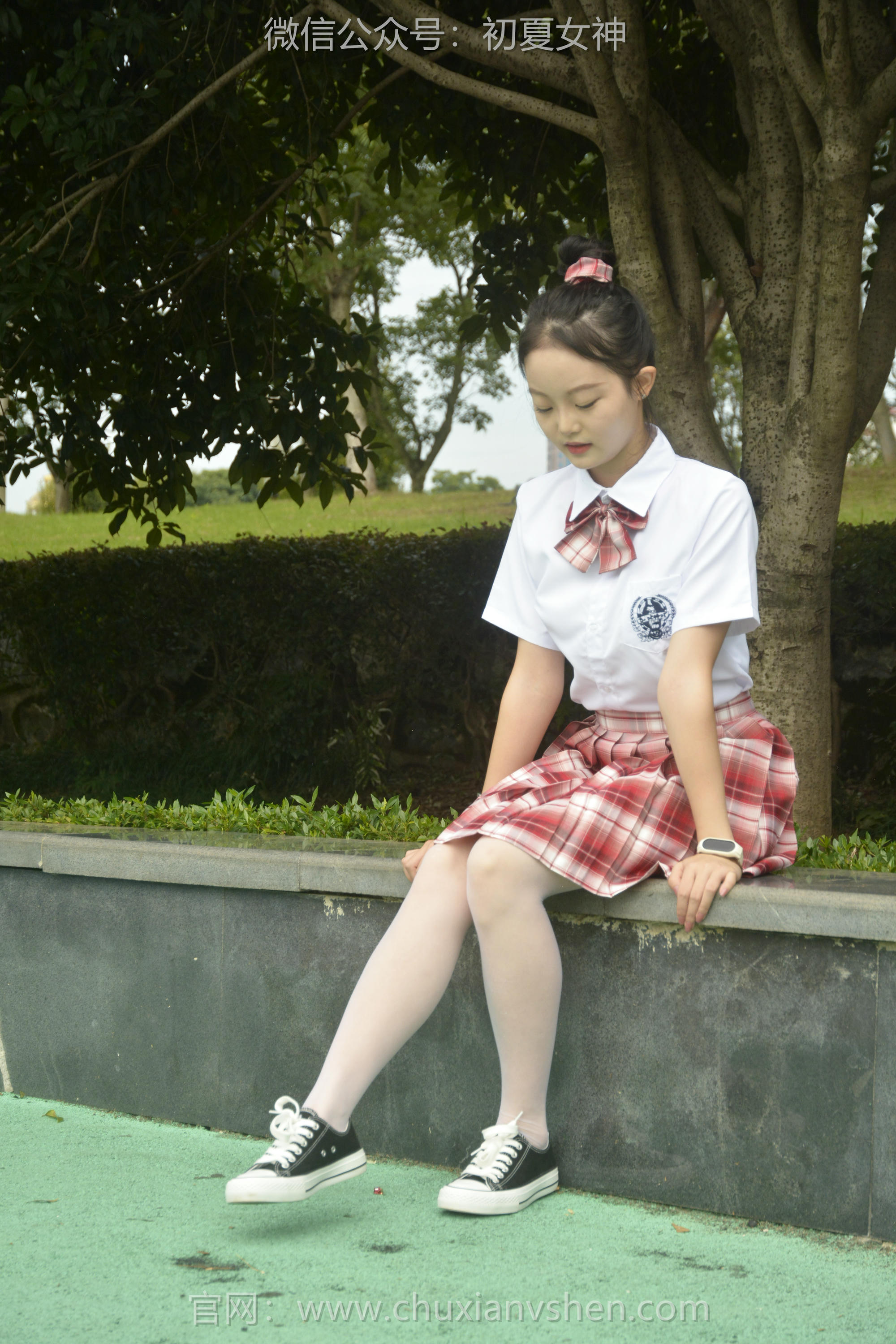 初夏女神 NO.091 双双 大红JK套[130P+1V／4.98GB]_第3集