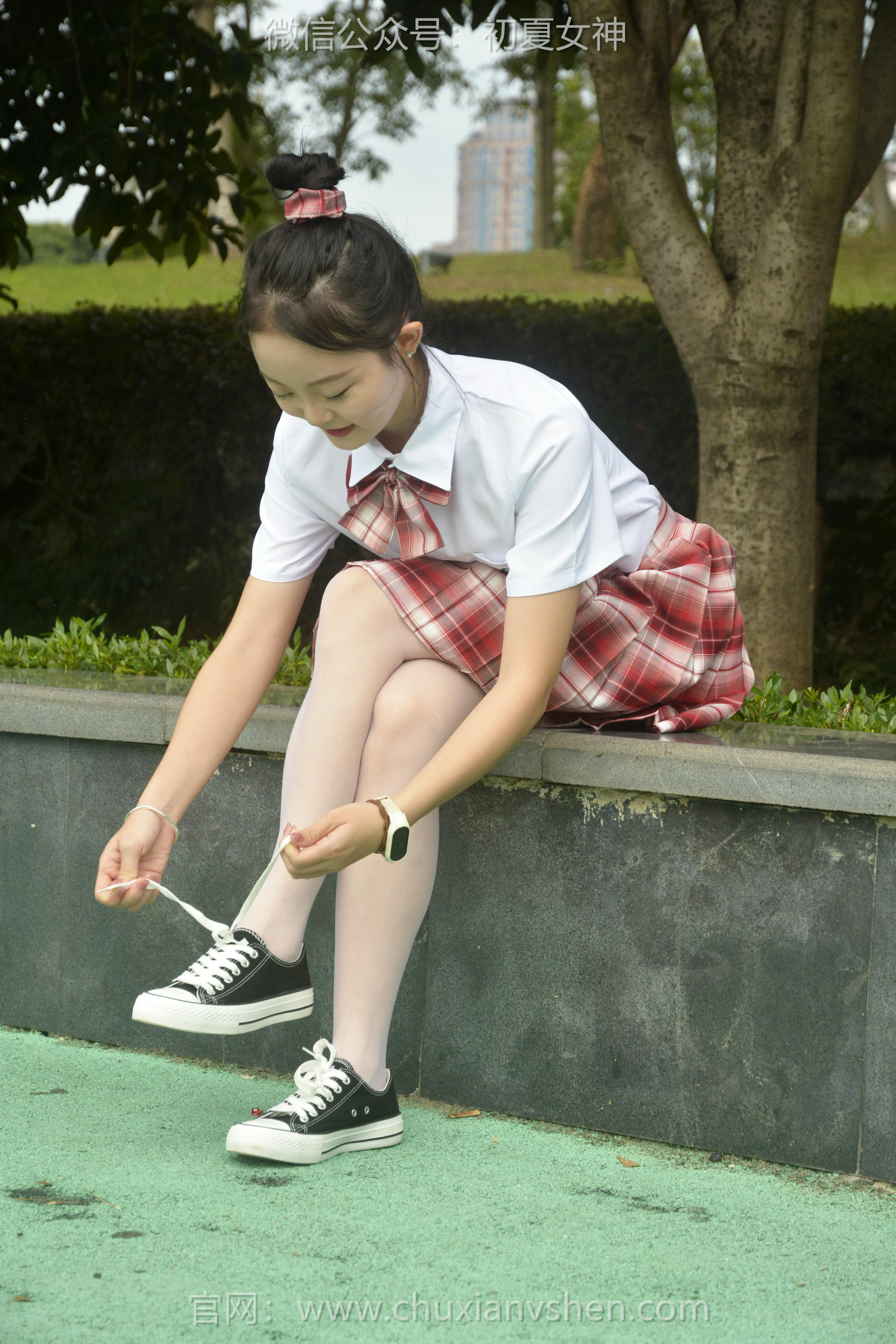 初夏女神 NO.091 双双 大红JK套[130P+1V／4.98GB]_第3集