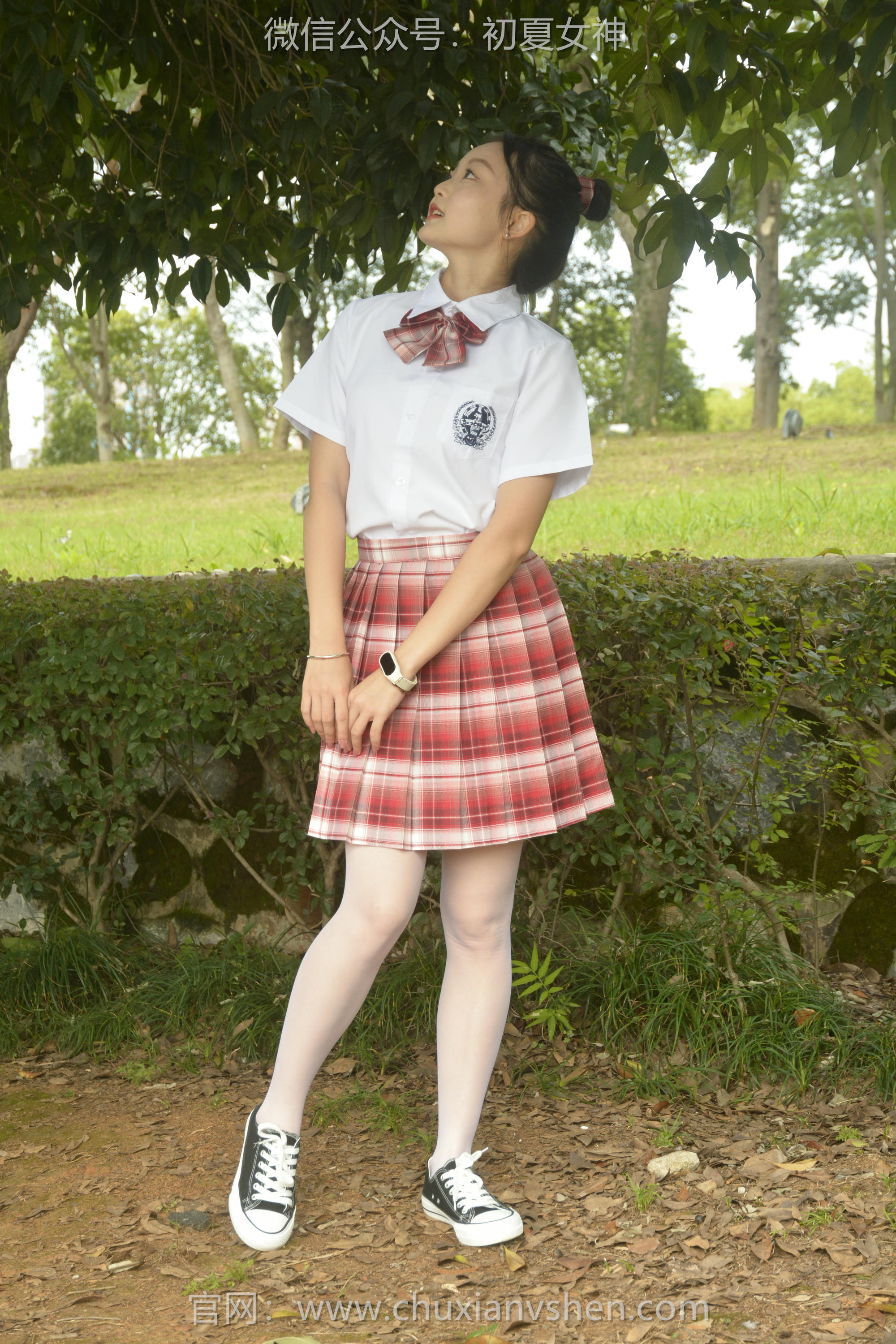 初夏女神 NO.091 双双 大红JK套[130P+1V／4.98GB]_第4集