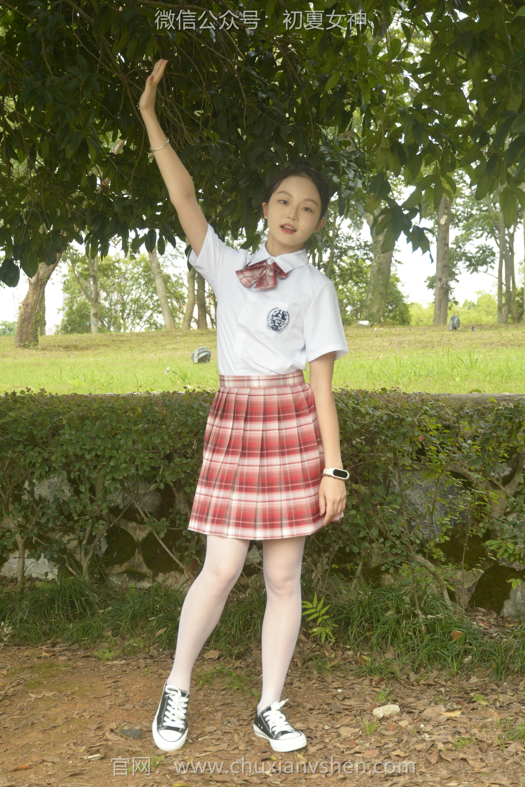 初夏女神 NO.091 双双 大红JK套[130P+1V／4.98GB]_第4集