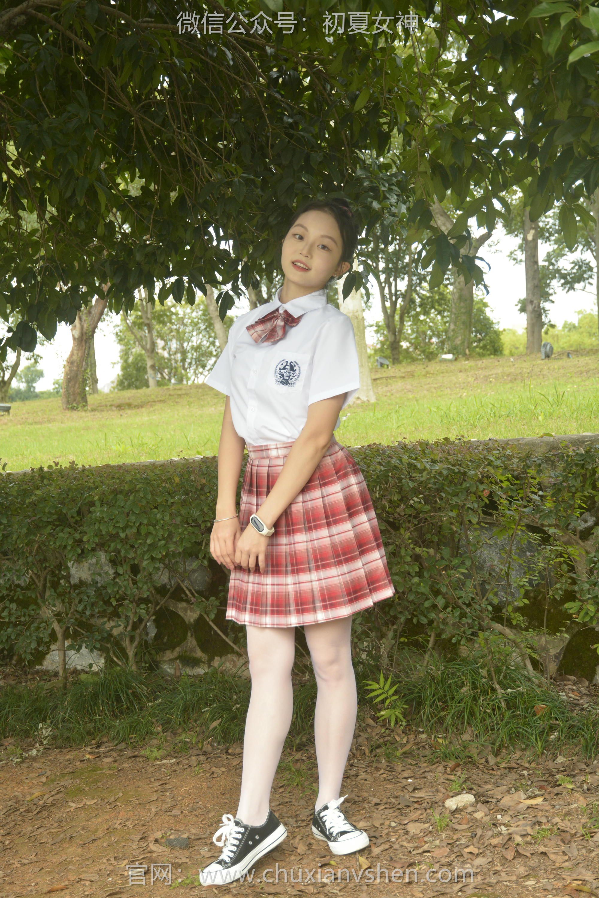 初夏女神 NO.091 双双 大红JK套[130P+1V／4.98GB]_第4集