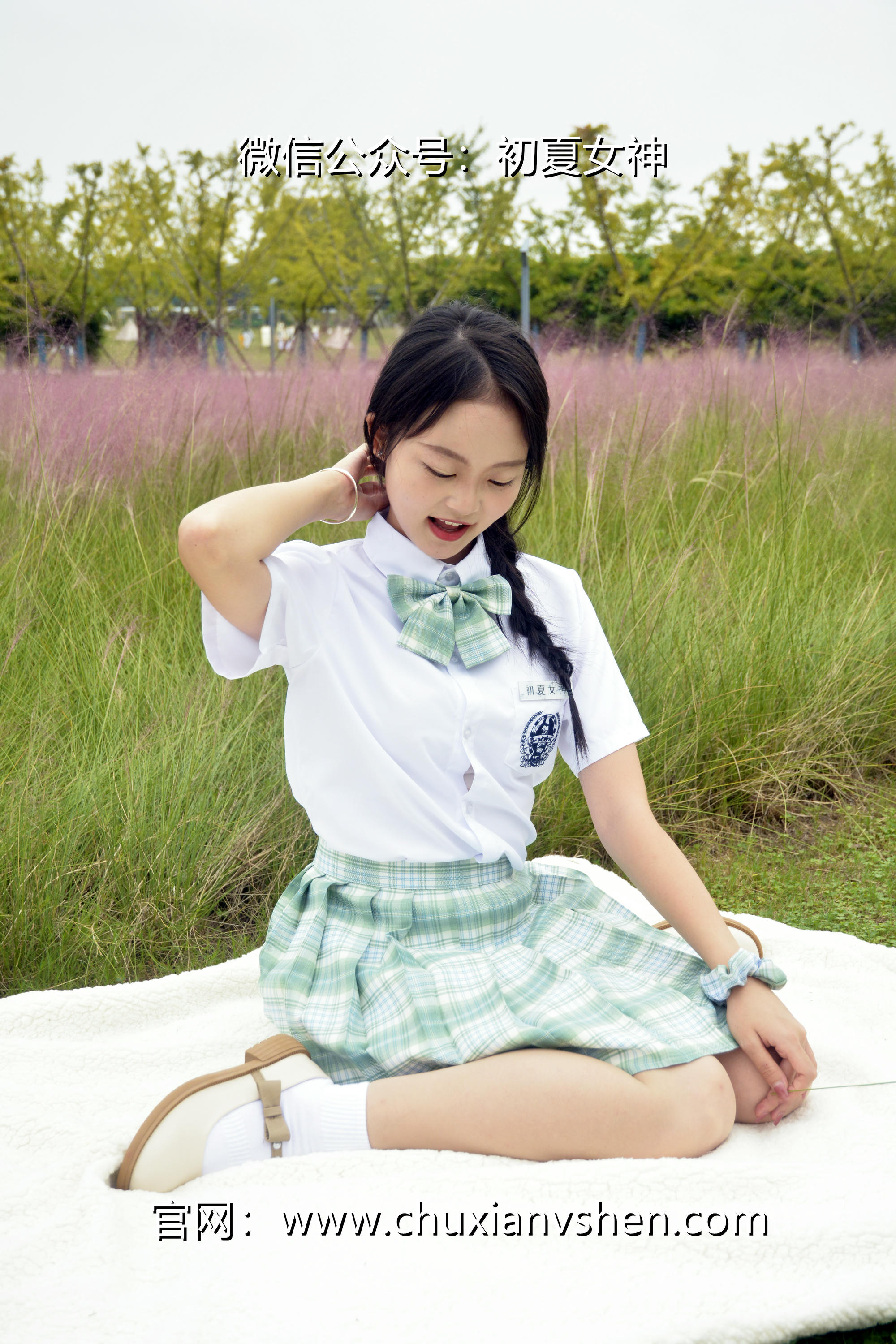 初夏女神 NO.093 双双 雪松JK套[140P+1V／5.53GB]_第1集