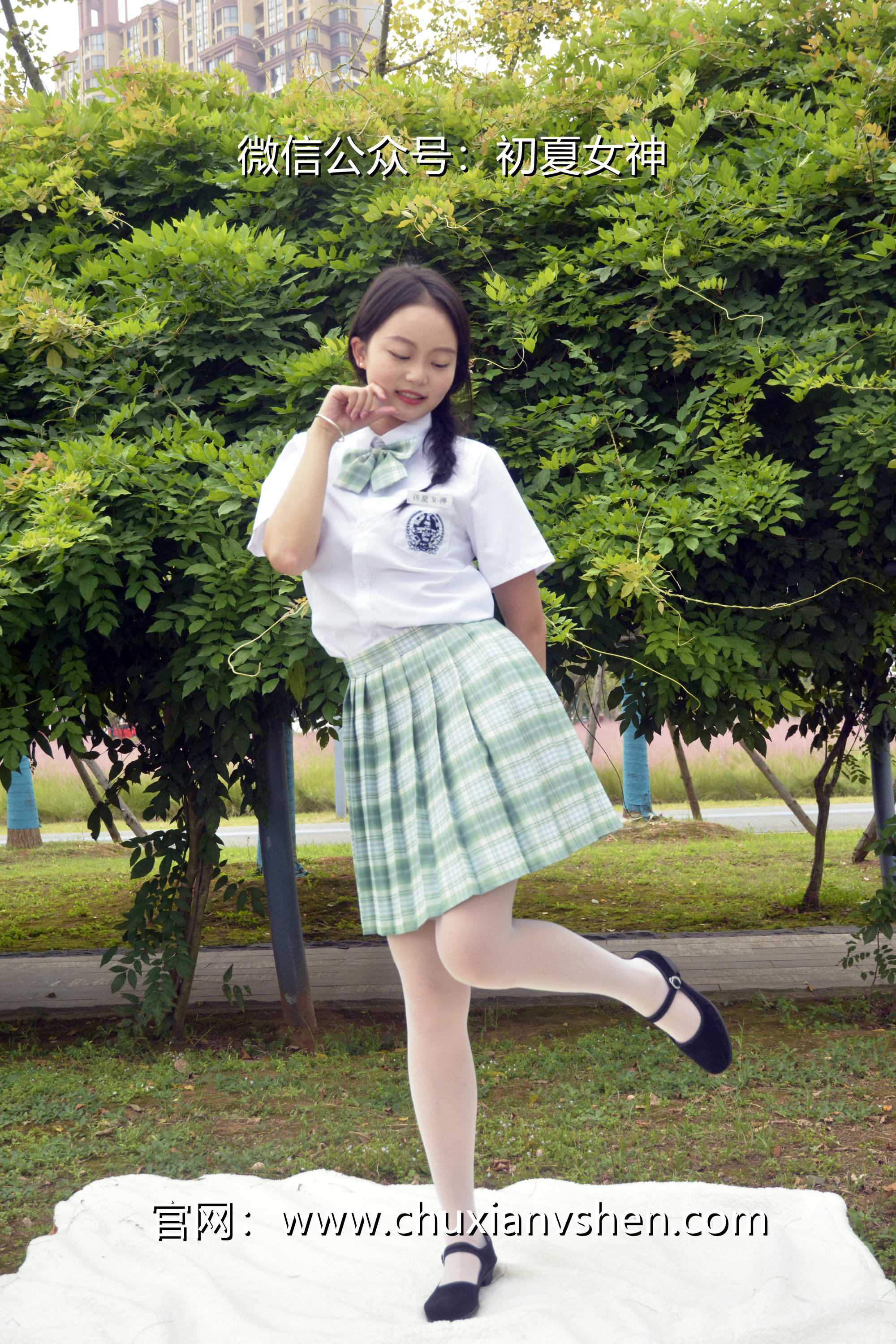 初夏女神 NO.093 双双 雪松JK套[140P+1V／5.53GB]_第7集