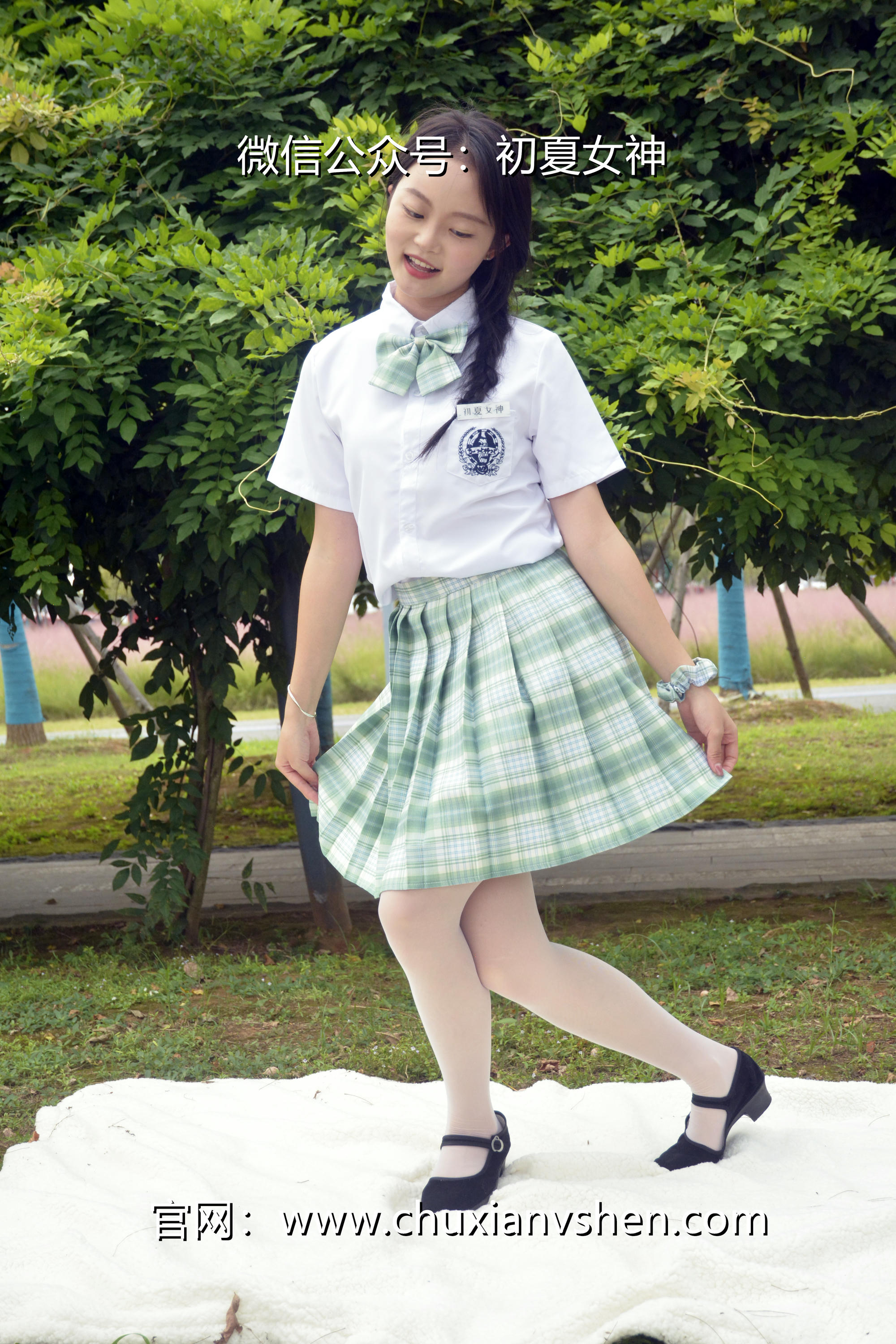 初夏女神 NO.093 双双 雪松JK套[140P+1V／5.53GB]_第7集