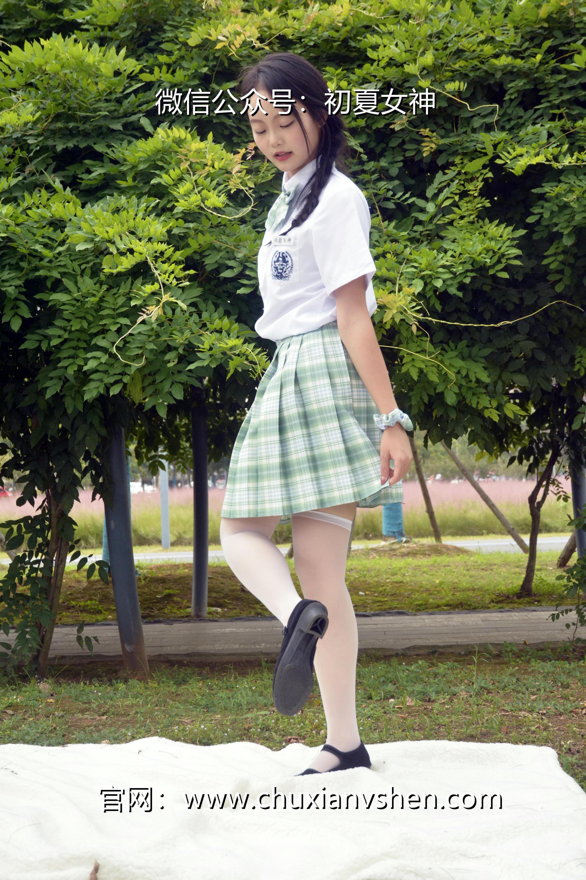 初夏女神 NO.093 双双 雪松JK套[140P+1V／5.53GB]_第7集