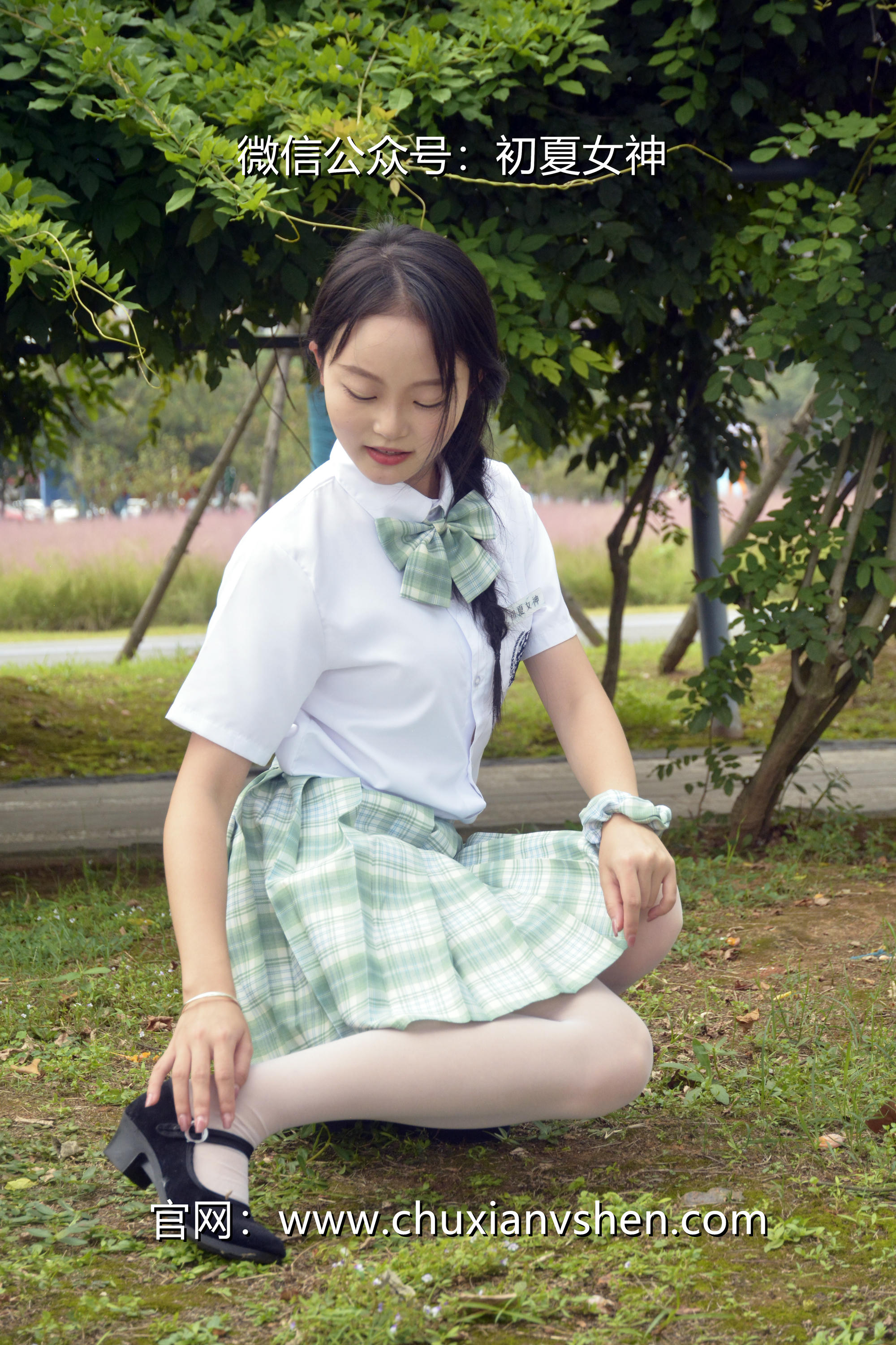 初夏女神 NO.093 双双 雪松JK套[140P+1V／5.53GB]_第7集