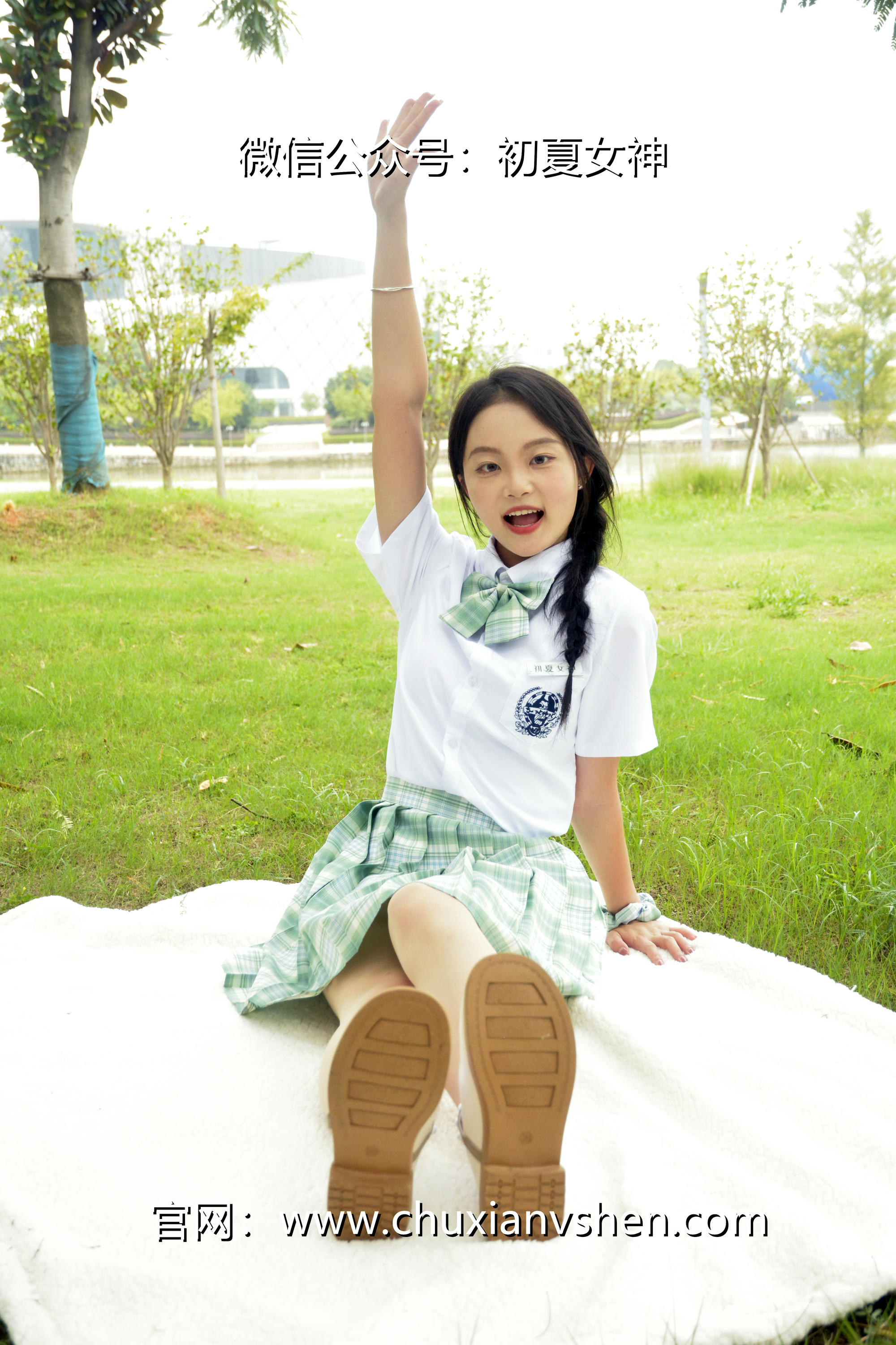 初夏女神 NO.093 双双 雪松JK套[140P+1V／5.53GB]_第2集