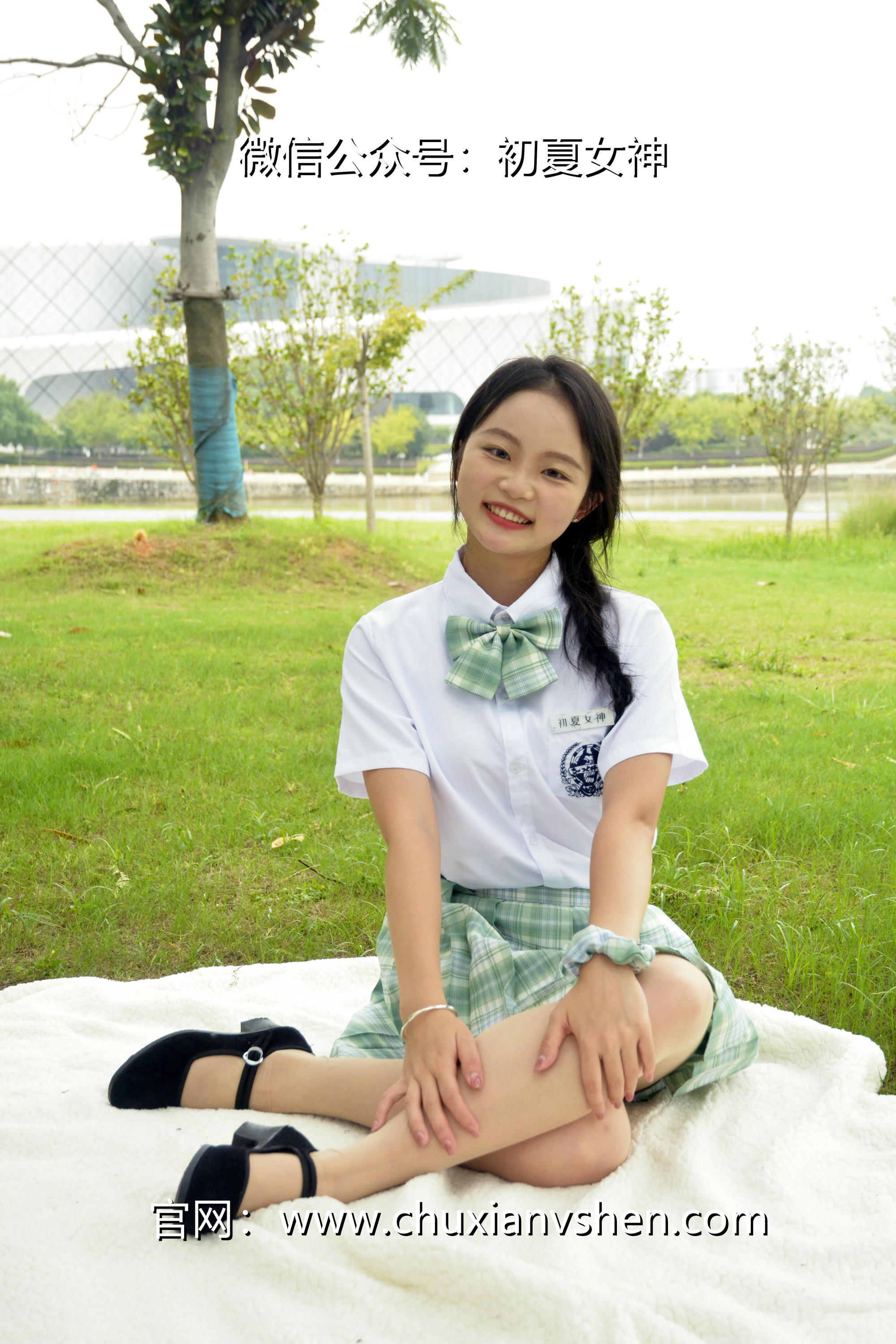 初夏女神 NO.093 双双 雪松JK套[140P+1V／5.53GB]_第3集