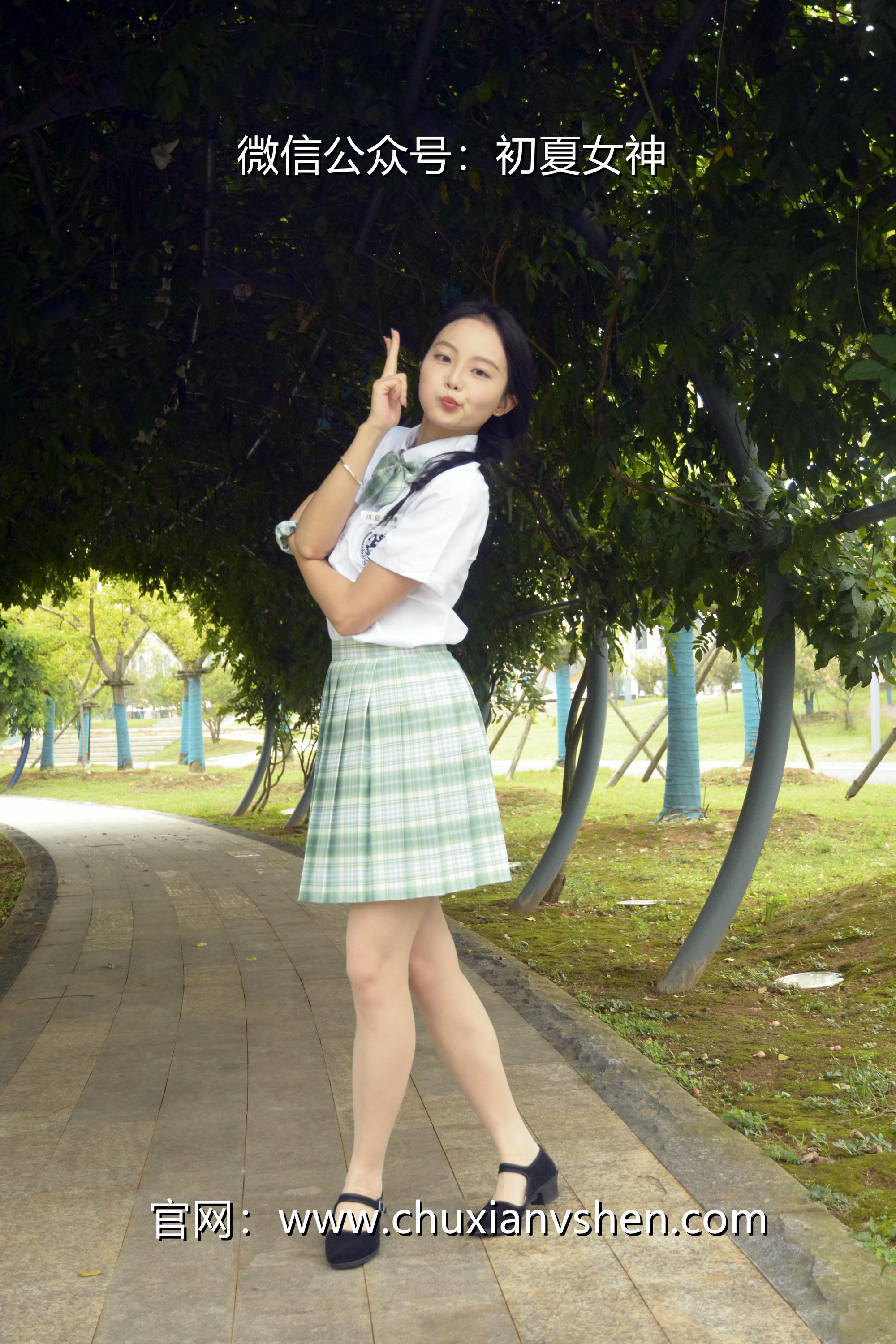 初夏女神 NO.093 双双 雪松JK套[140P+1V／5.53GB]_第4集