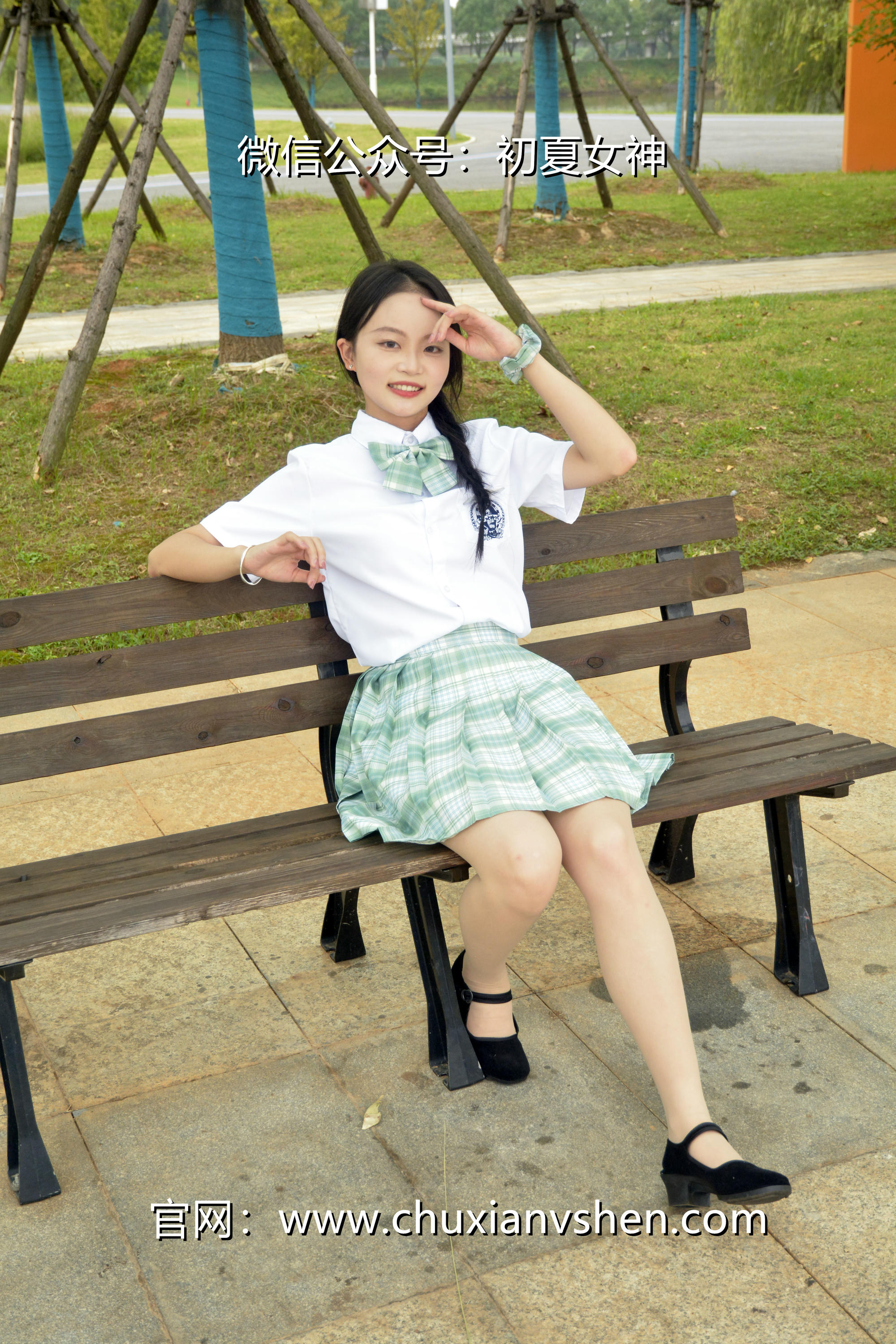 初夏女神 NO.093 双双 雪松JK套[140P+1V／5.53GB]_第4集